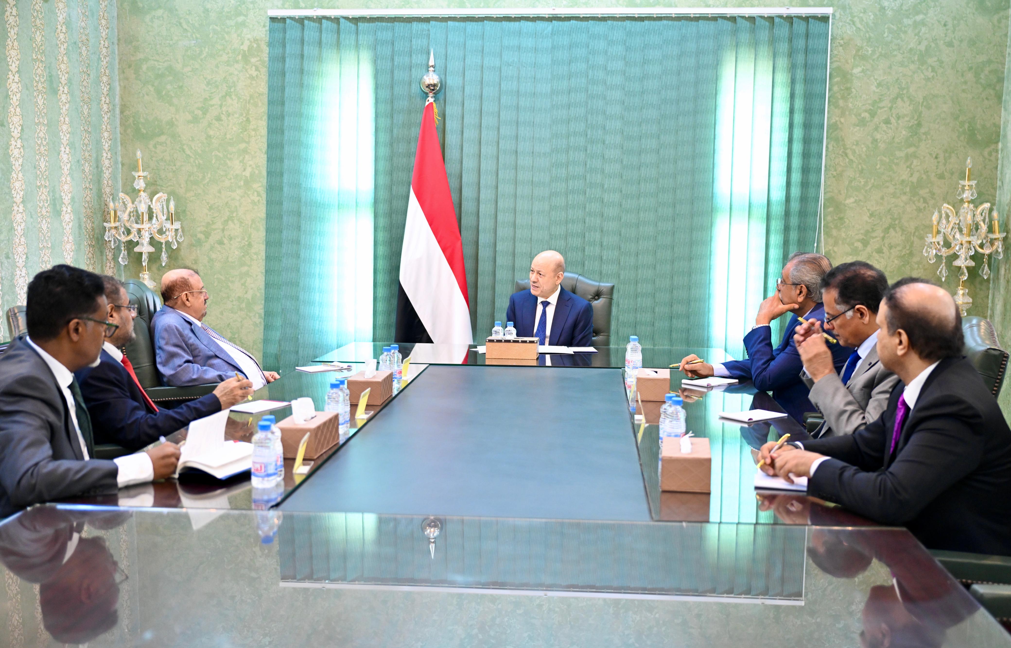 President Al-Alimi Meets with Speaker of Parliament and Members of Parliament’s Presidium