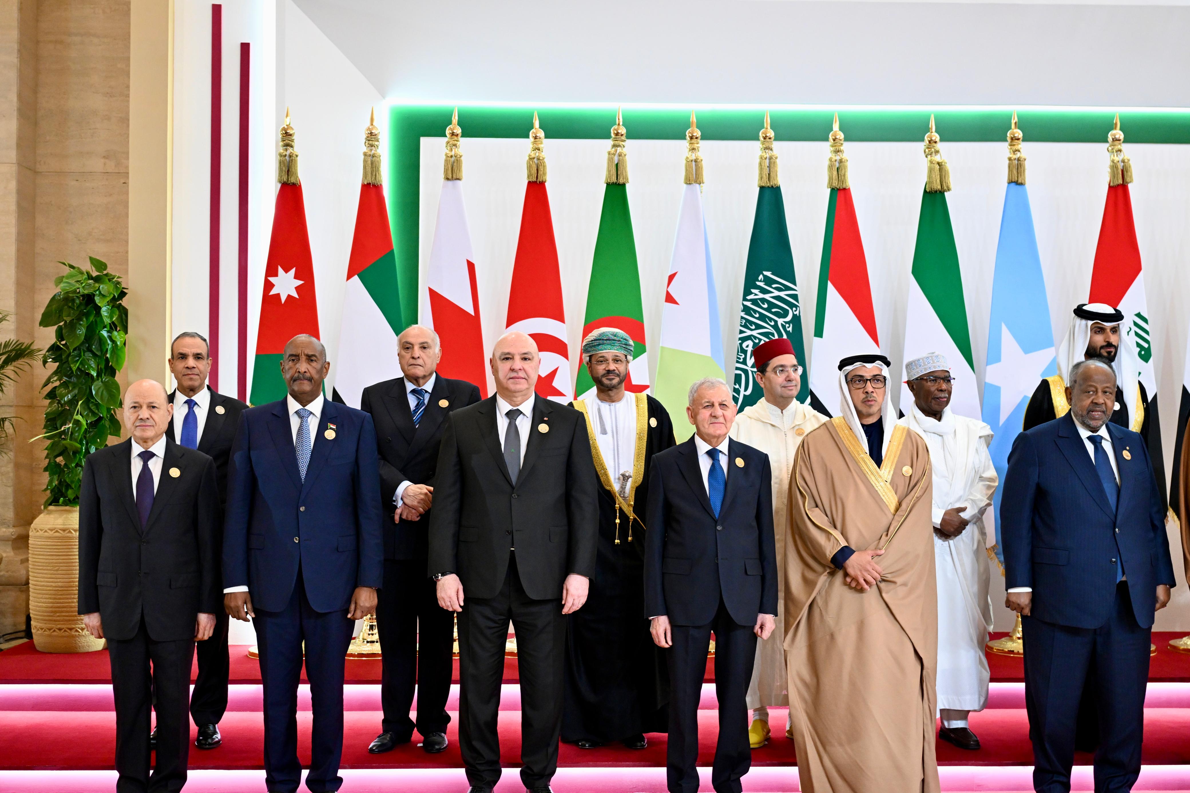 President Al-Alimi Participates in Opening Session of the Extraordinary Arab Summit