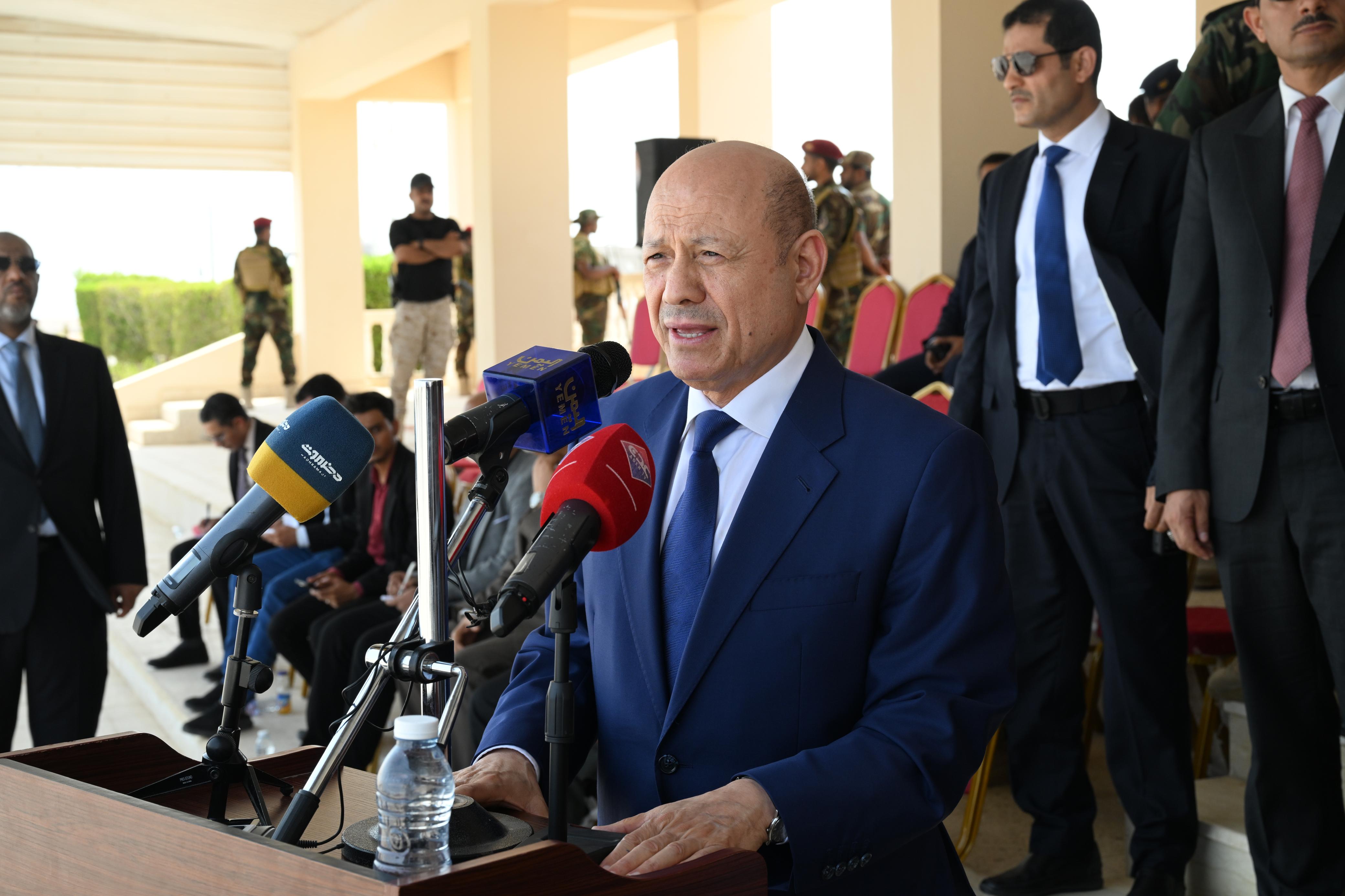 President Al-Alimi announces the procedures of establishing two power plants in Hadhramaut with 100 MW