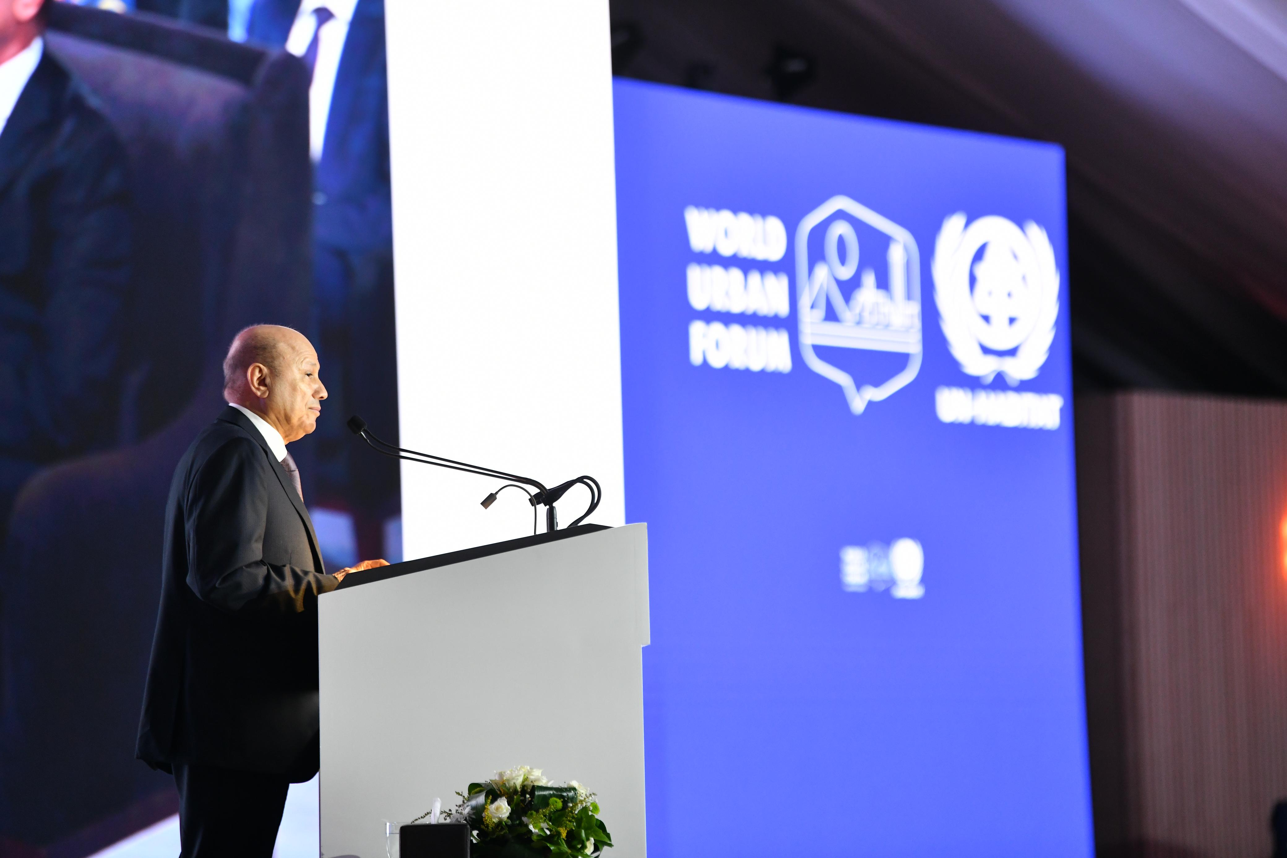 President Al-Alimi Affirms State’s Determination to Overcome War Conditions and Praises Egypt's Urban Transformation