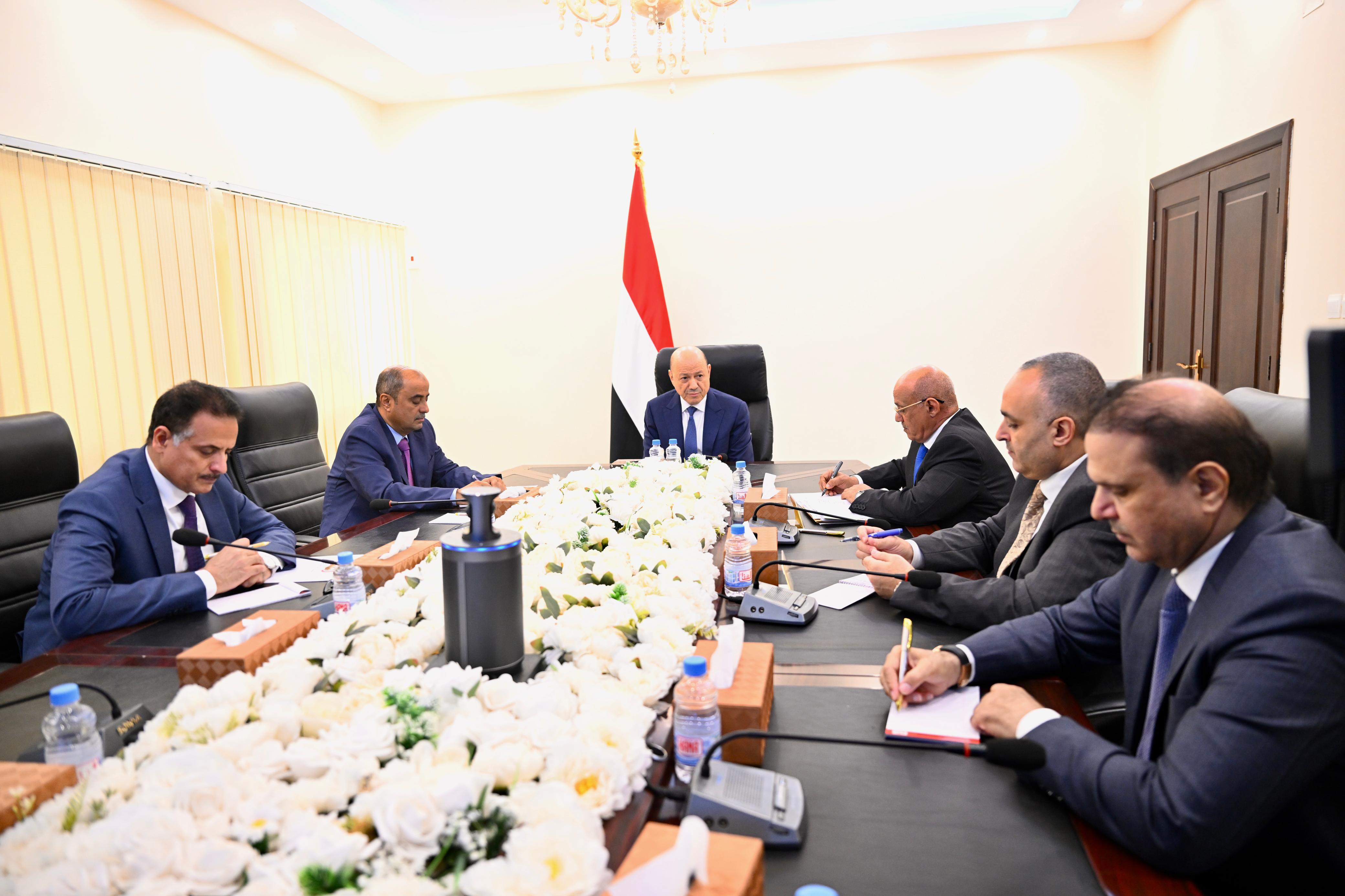President Al-Alimi Meets with Prime Minister and Governor of CBY
