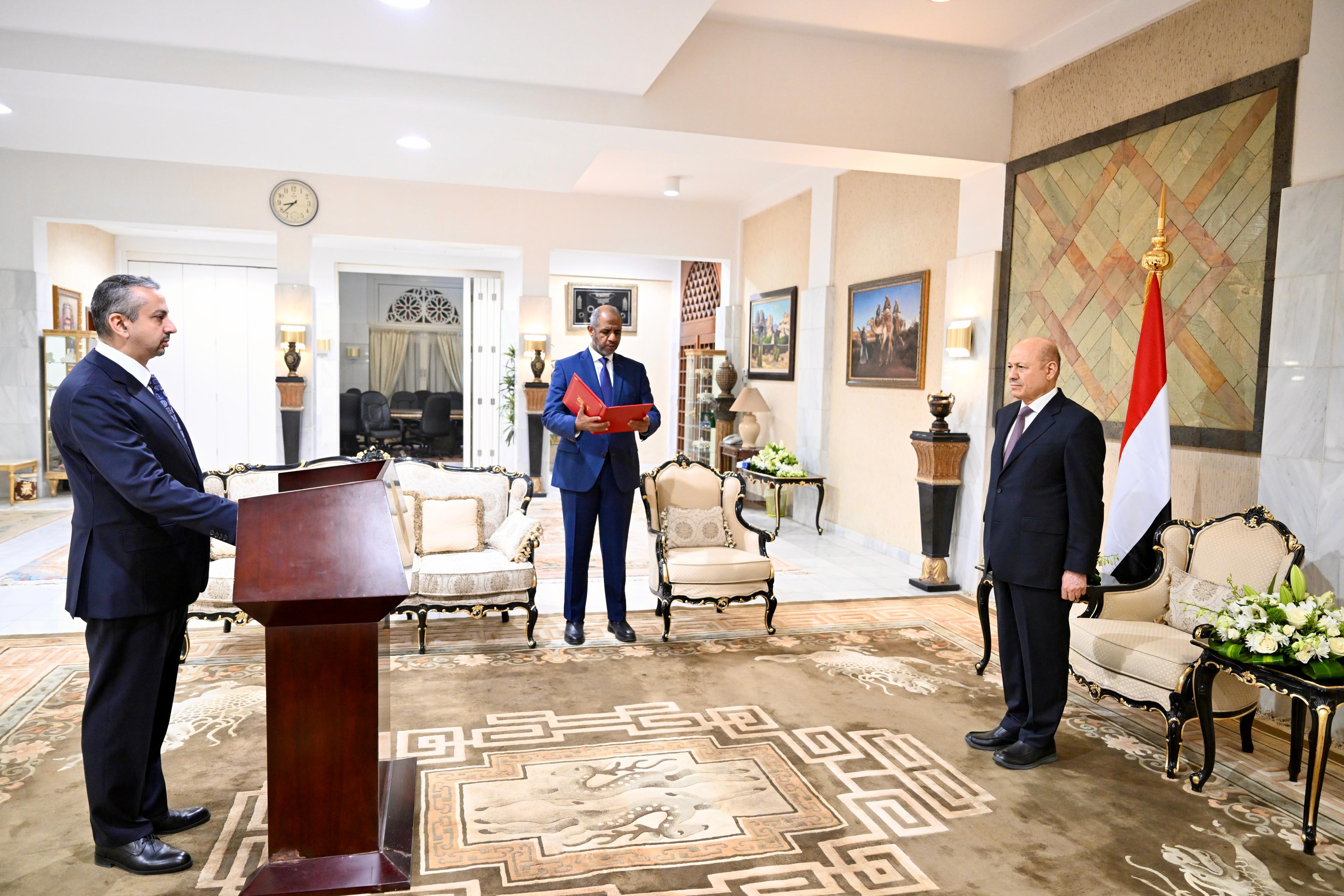 Yemen’s Ambassador to Germany Takes Oath Before President Al-Alimi