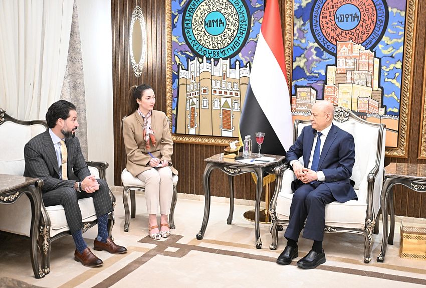 President Al-Alimi Praises Maximum U.S. Pressure on Houthi Militias and Iranian Regime