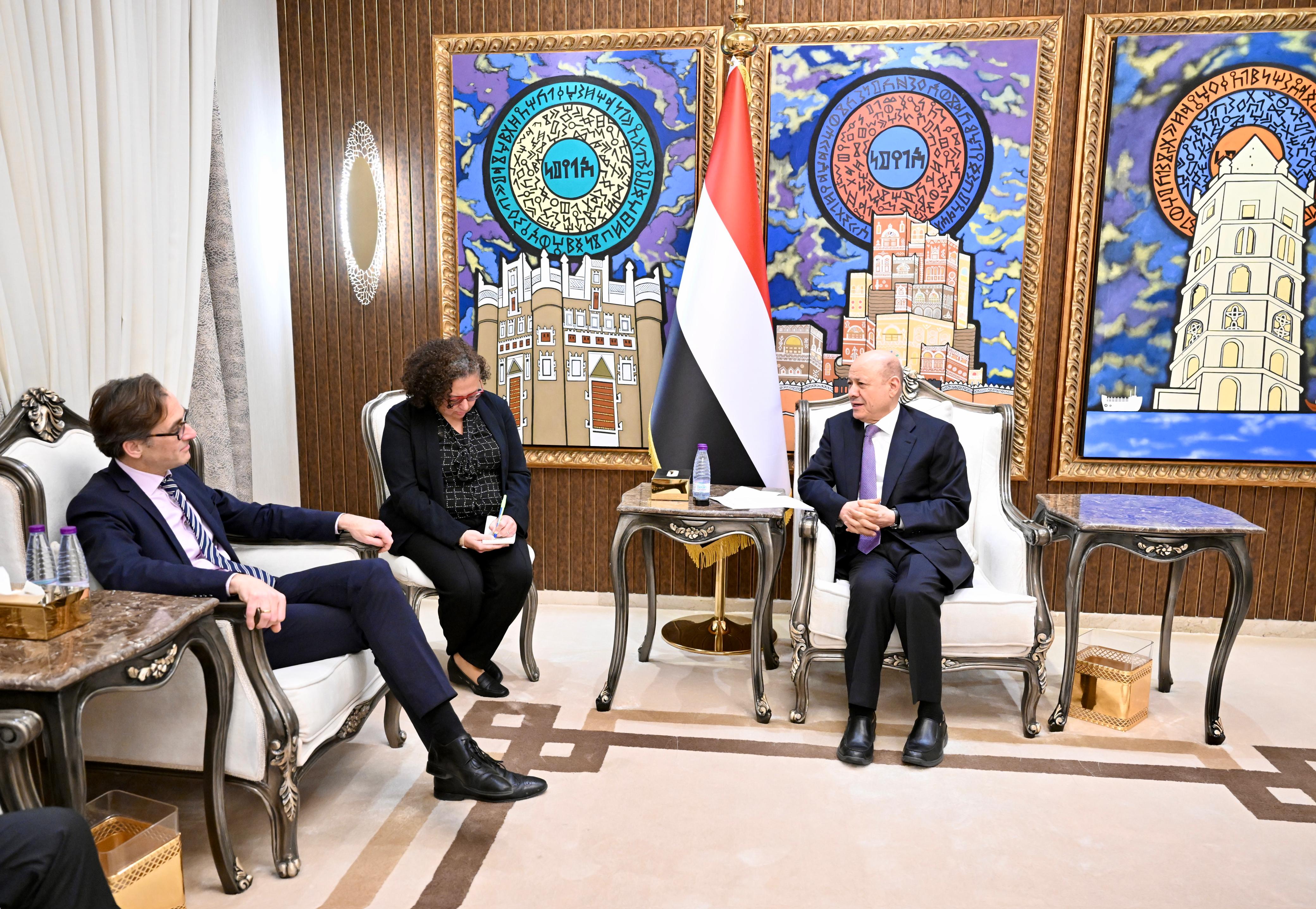 President Al-Alimi: Non-State Weapons Create Fertile Ground for Extremist Groups