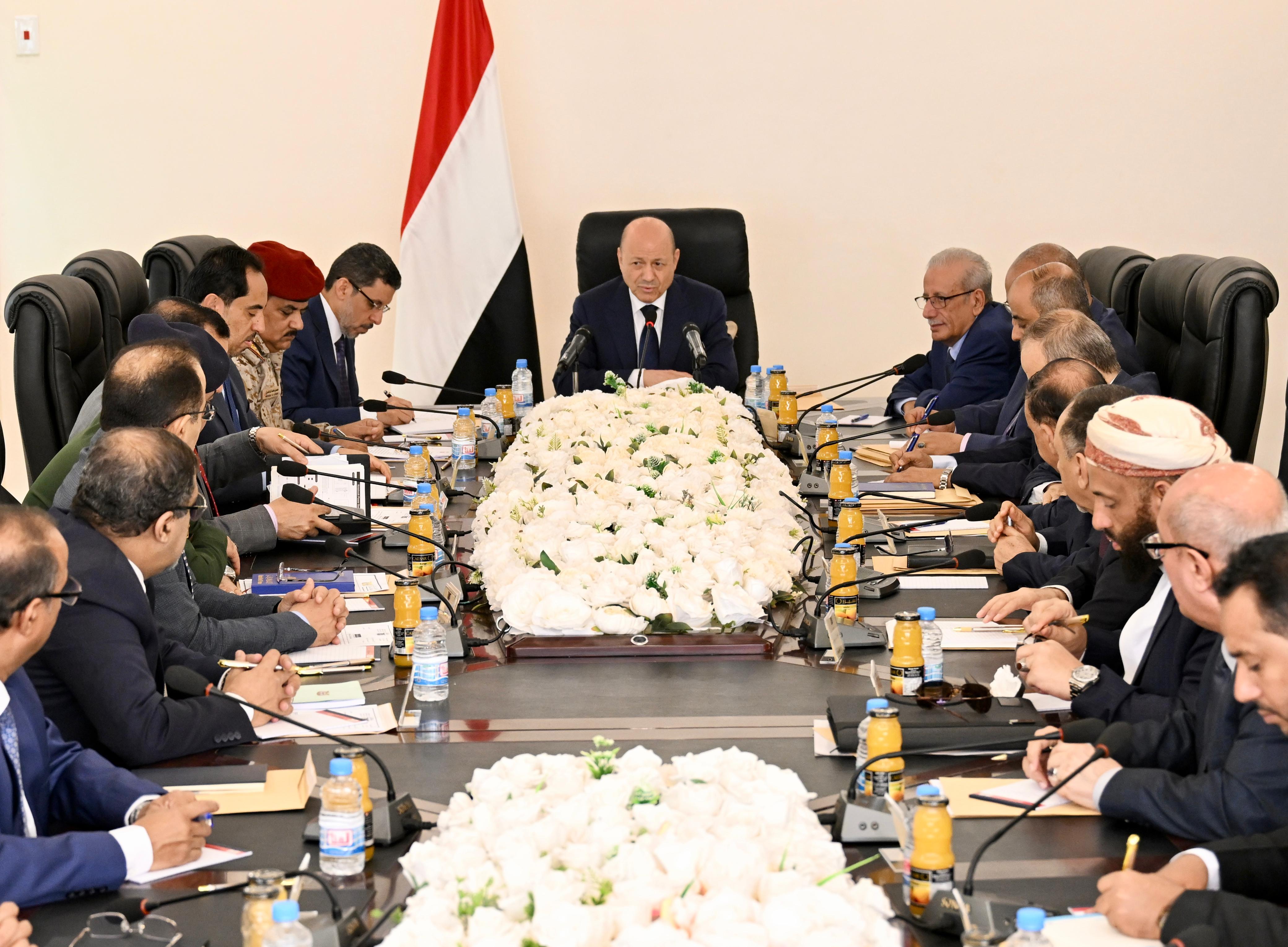 President Al-Alimi briefs the government on priorities and directives of the upcoming stage