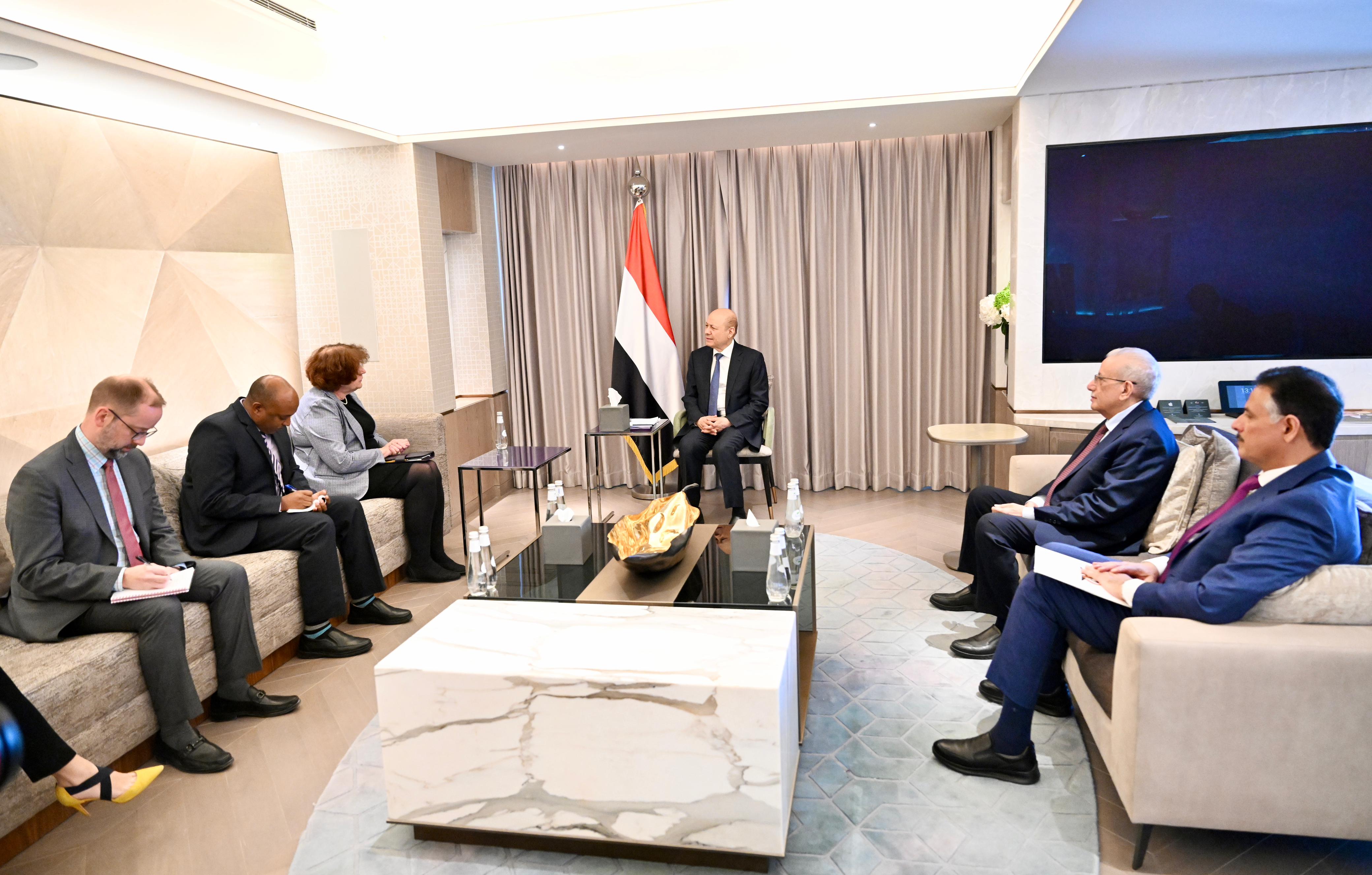 President Al- Alimi receives US Embassy’s Charge d'Affaires