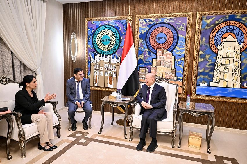 President Al-Alimi Receives UK Ambassador to Discuss Preparations for Yemen Donors’ Conference