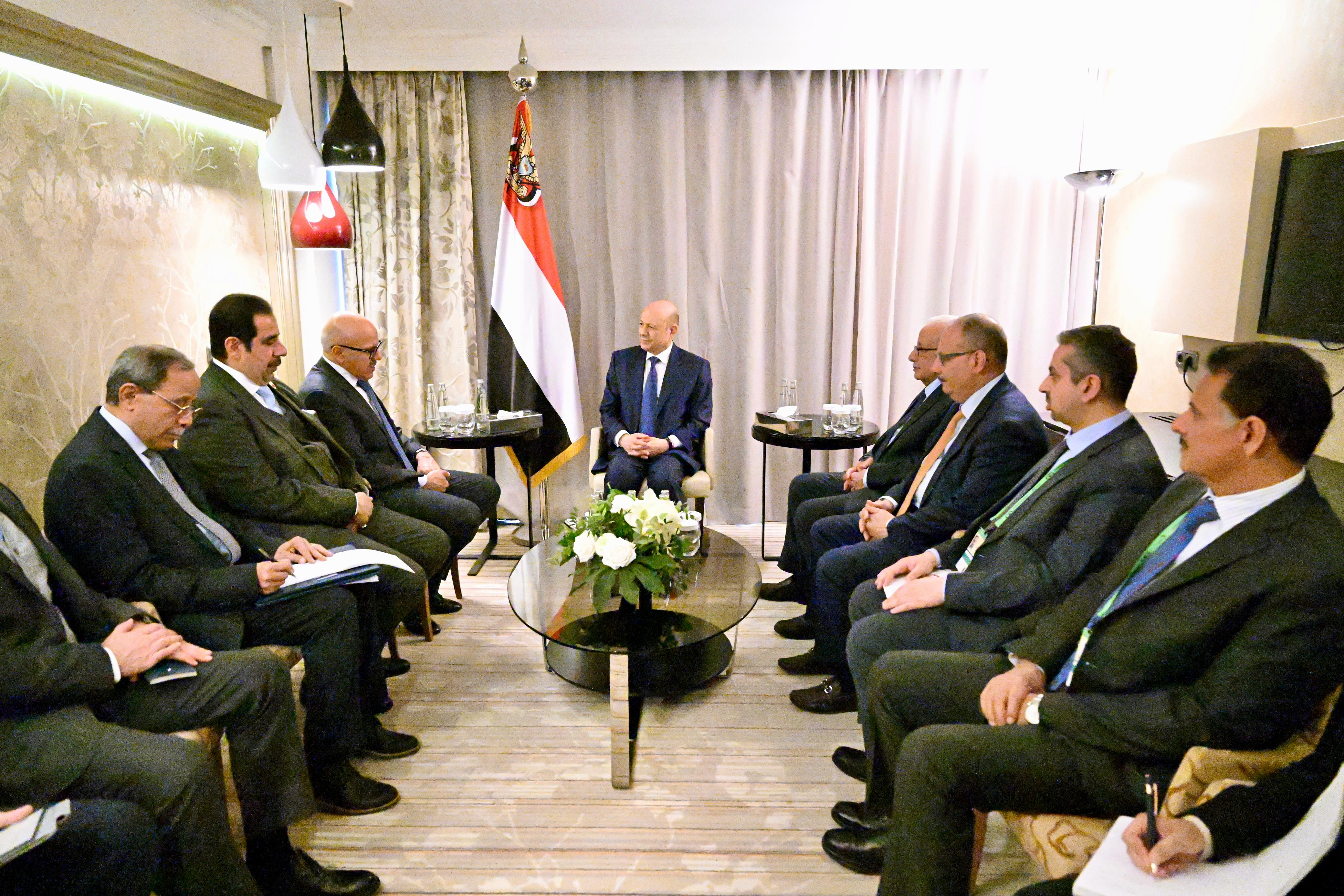 President Al-Alimi meets with Bahrain’s foreign minister