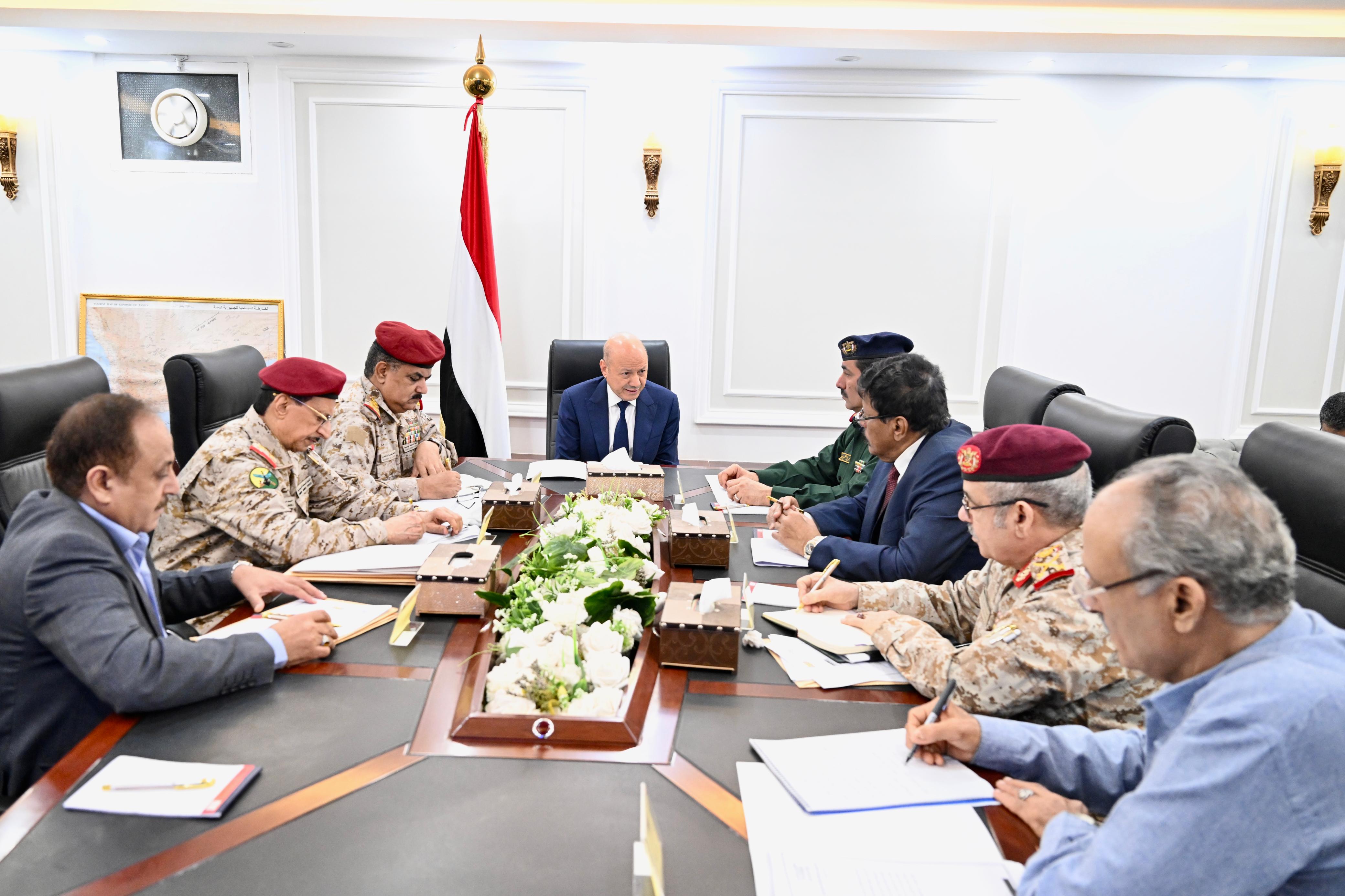 President Al-Alimi Holds Meeting with Supreme Security Committee