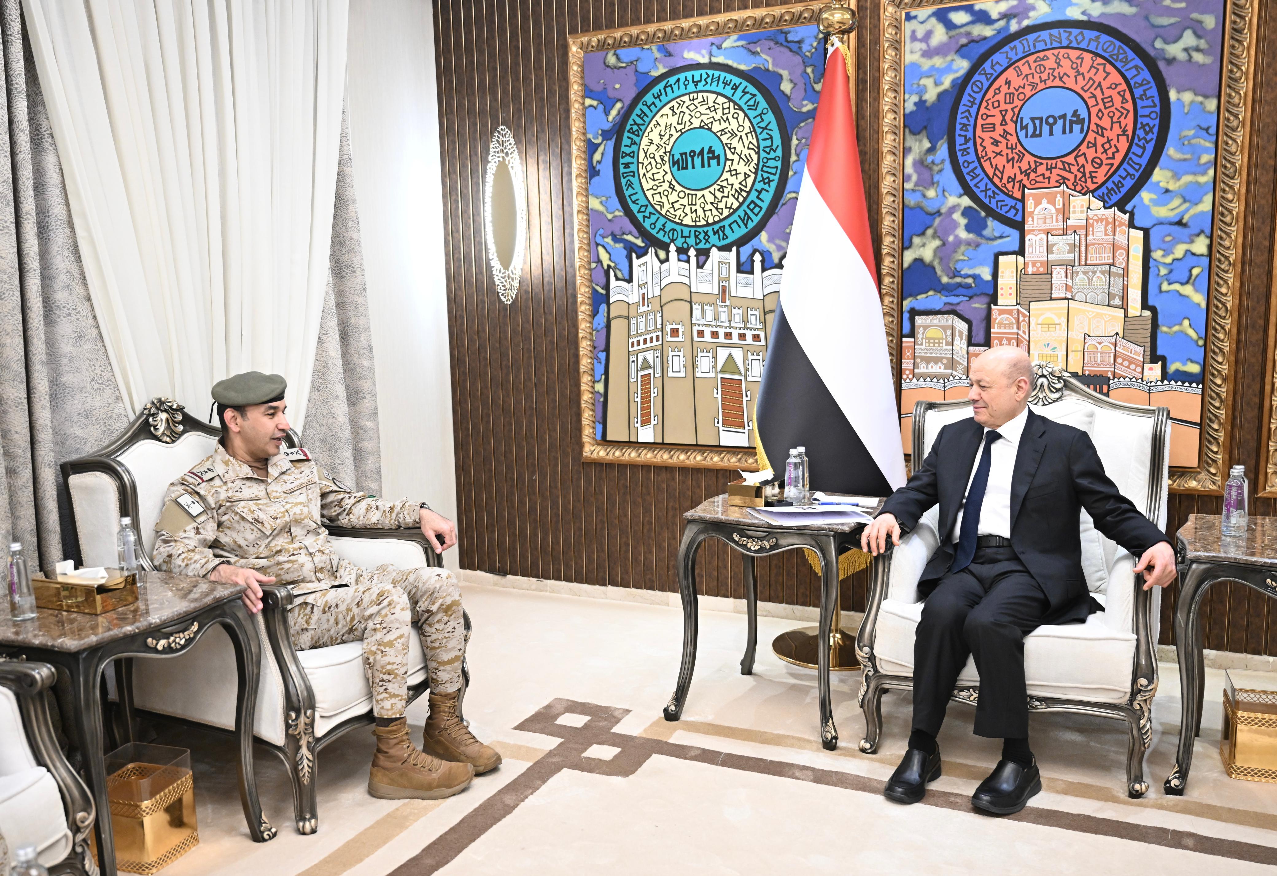 President Al-Alimi Receives Joint Forces Commander, Affirms Strategic Partnership with the Kingdom