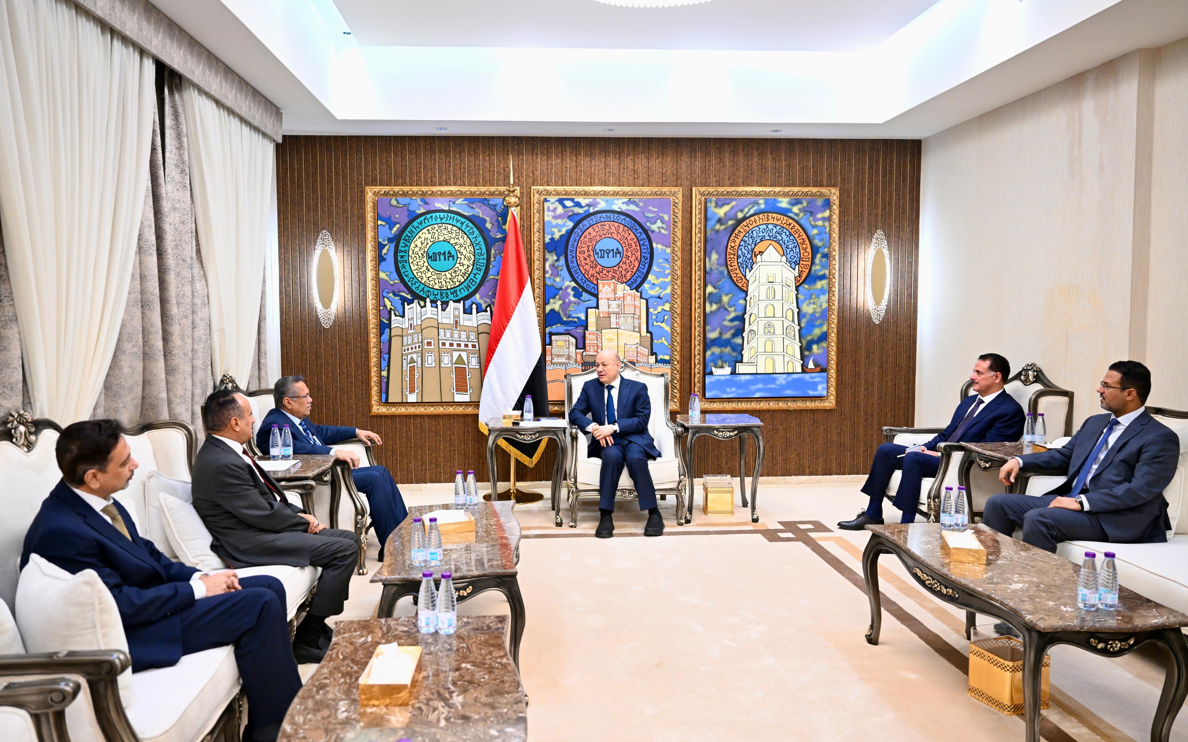 President Al-Alimi  Reaffirms National Cohesion to Overthrow Coup and End Humanitarian Suffering