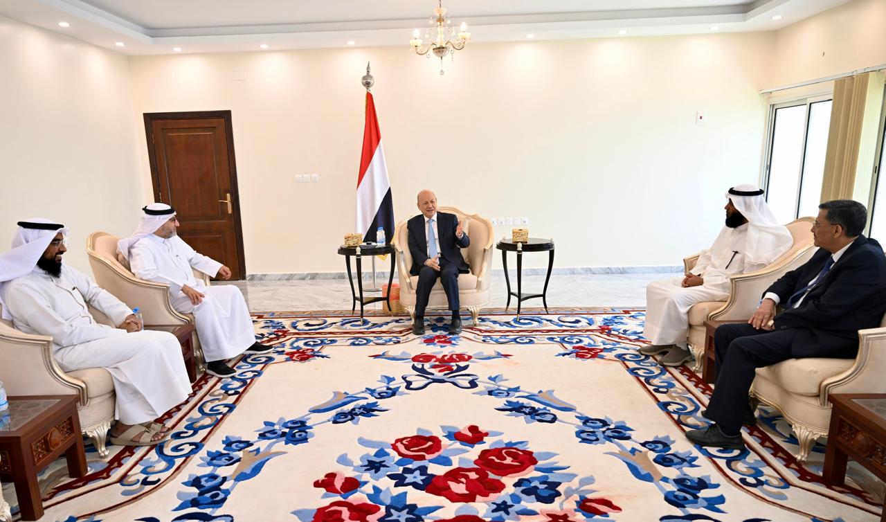 President Al-Alimi praises role of Kuwait and its charitable institutions in alleviating suffering of Yemenis