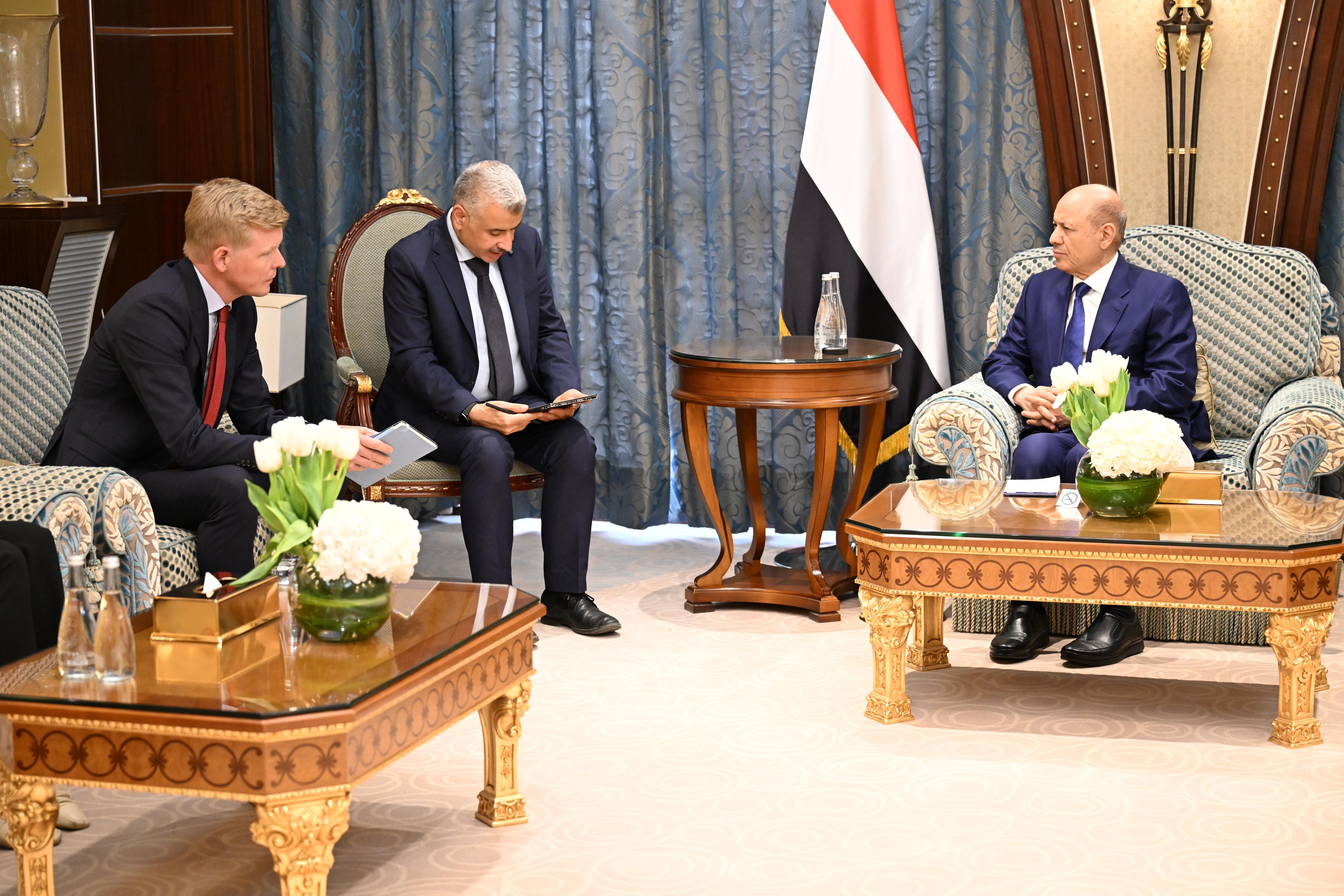 President Al-Alimi stresses Council's commitment to peace option under national, regional, and international references