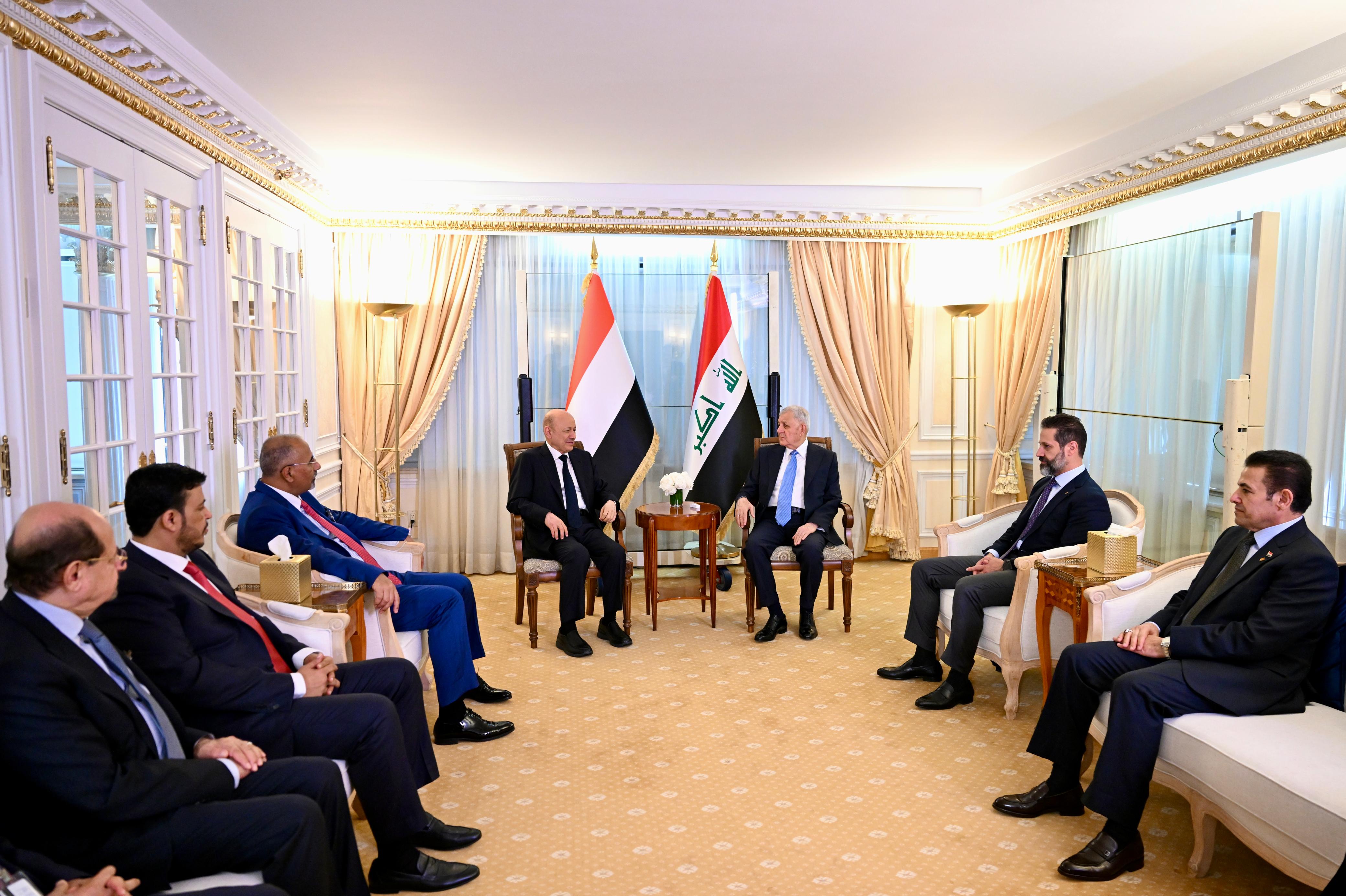 President Al-Alimi and Iraqi President Discuss Bilateral Relations and Regional Developments