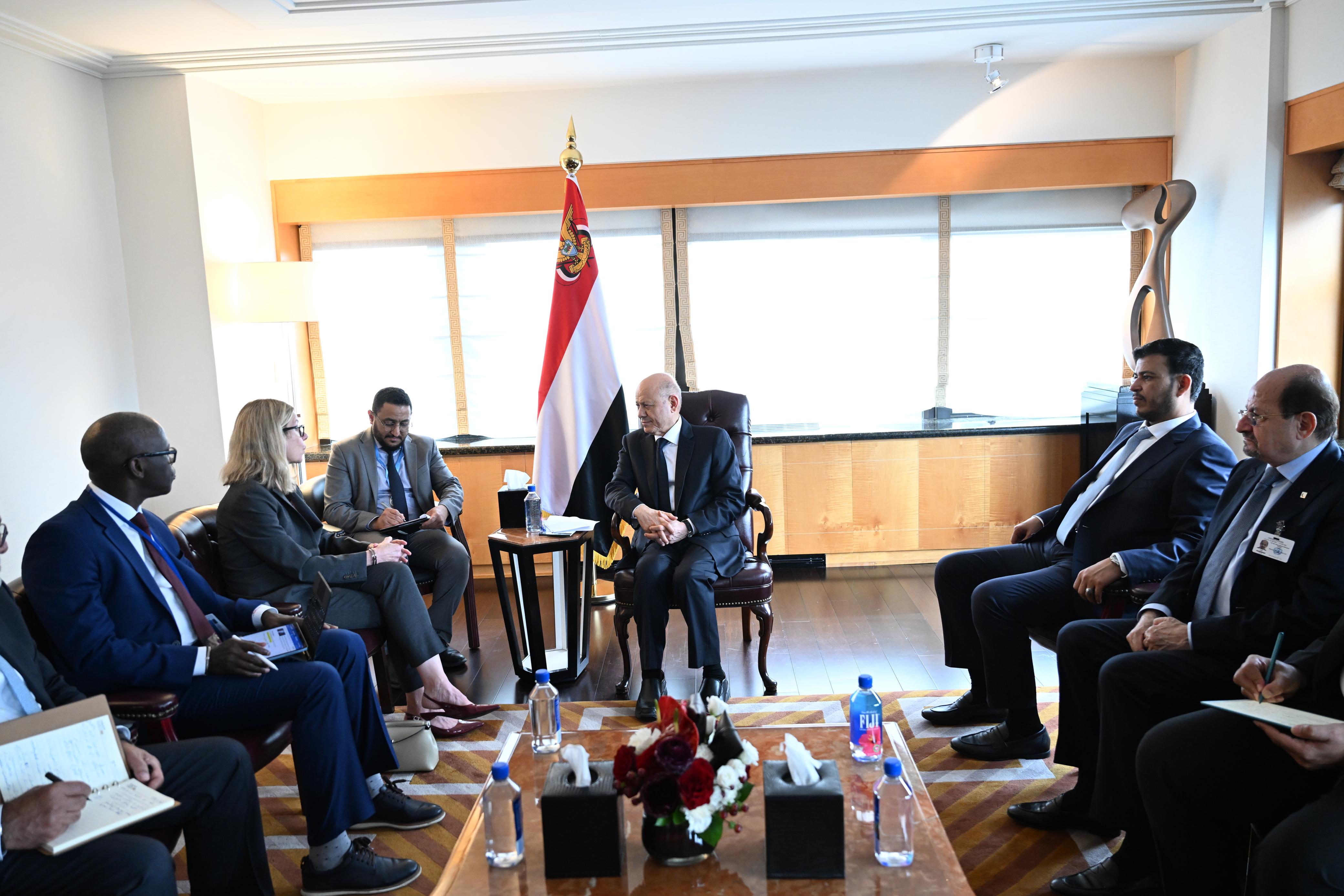 President Al-Alimi Briefed on World Bank Development Interventions in Yemen