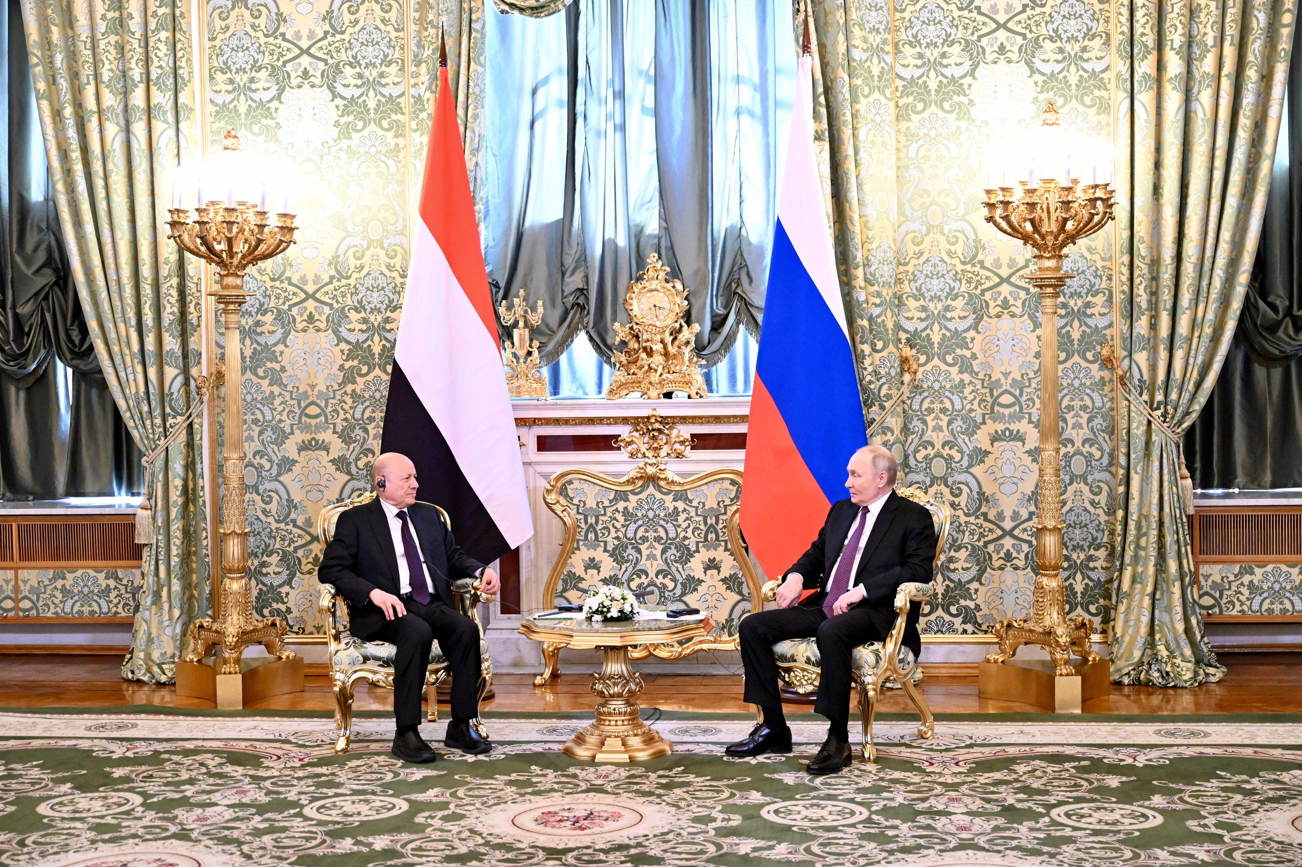 President Al-Alimi Holds Bilateral Talks with Russian President Vladimir Putin
