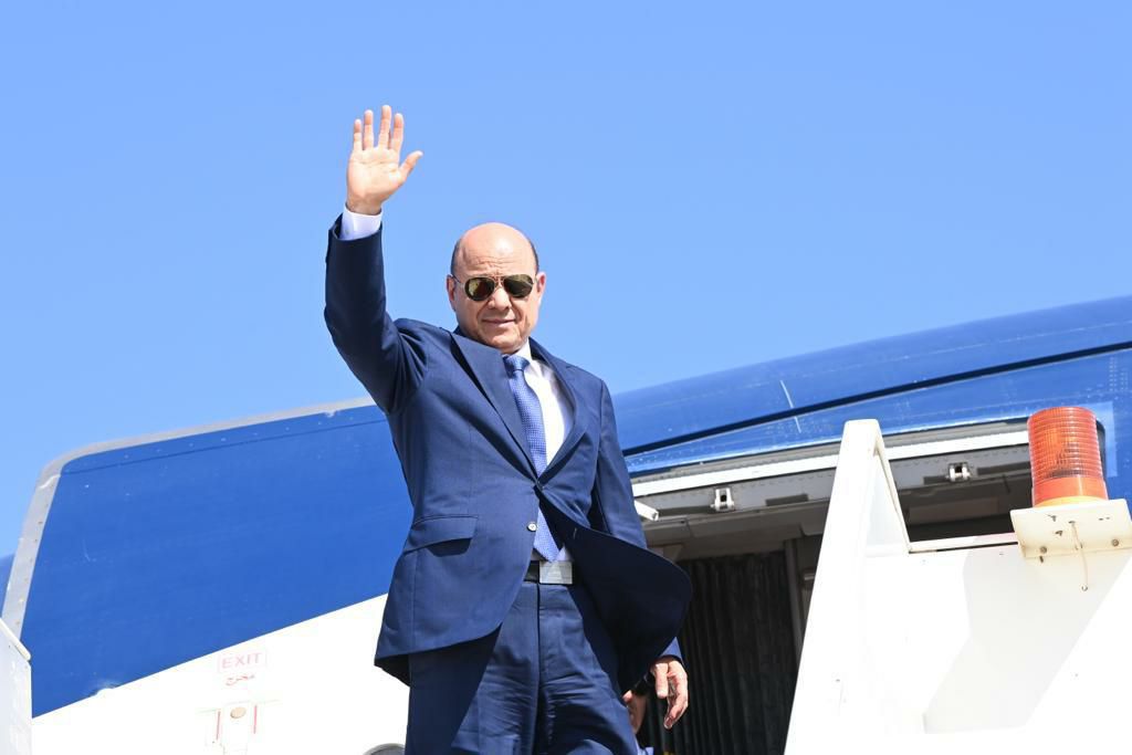 President Al-Alimi leaves Aden to Riyadh on His Way to Egypt