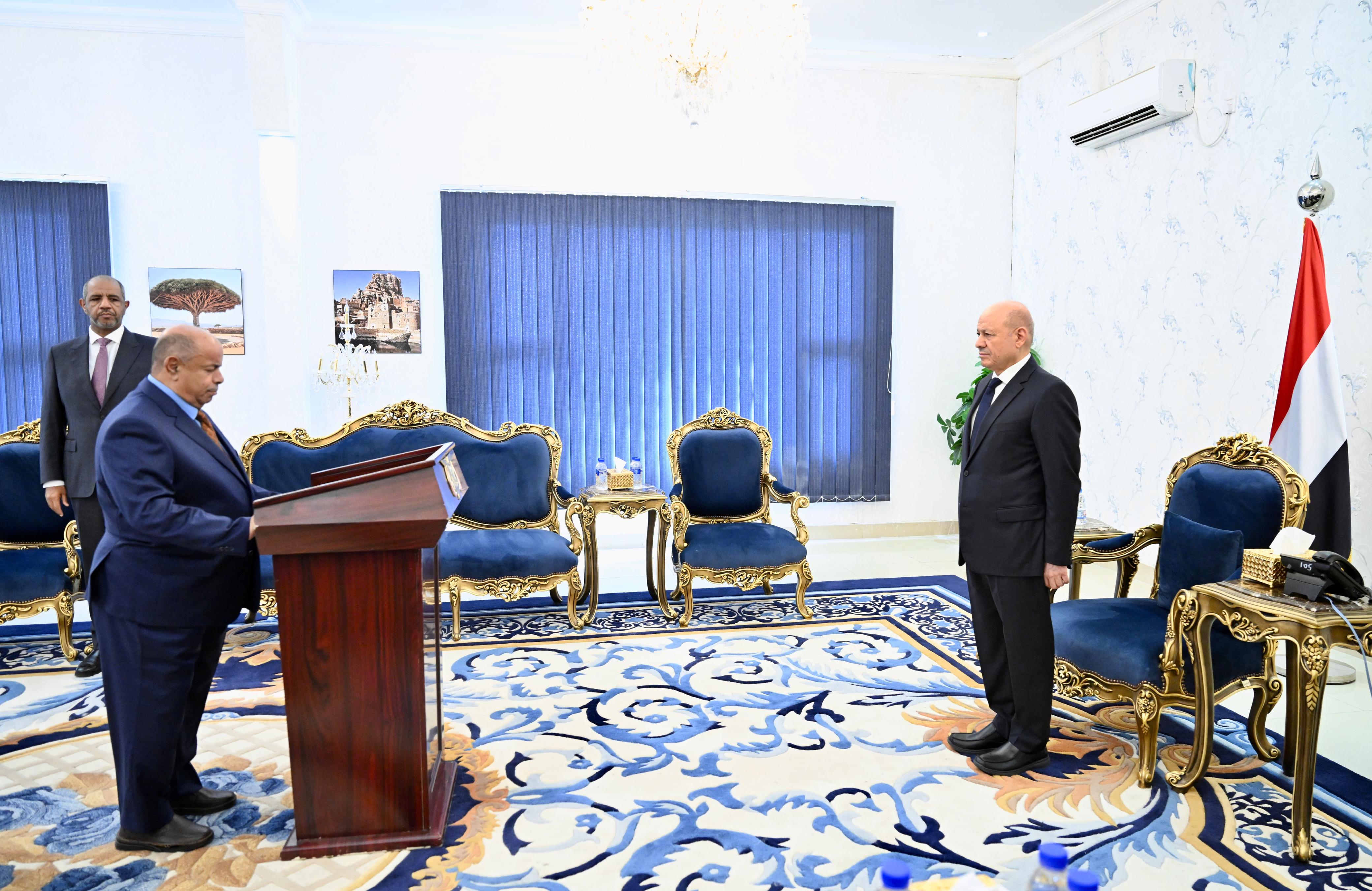 Governor of Hadhramaut Sworn In Before President of Presidential Leadership Council