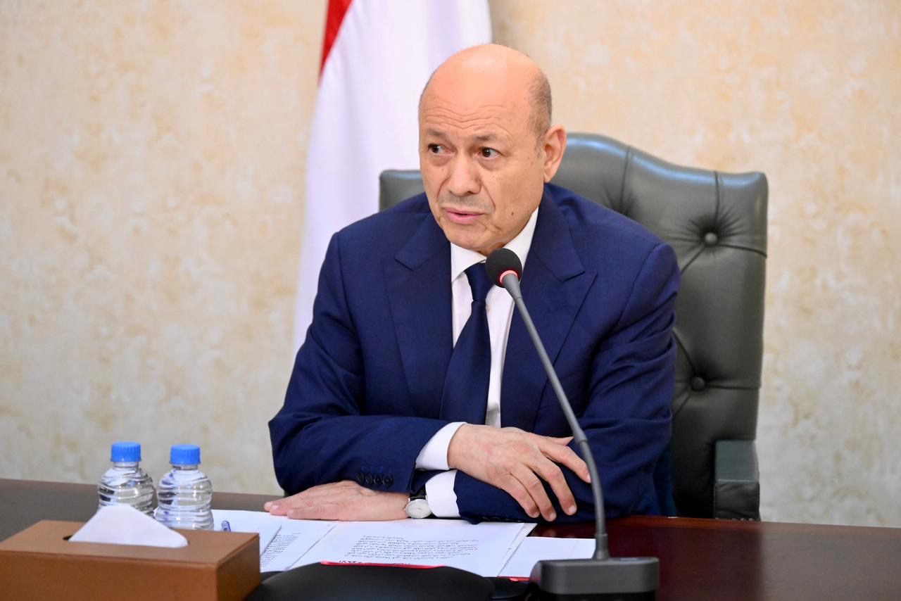PRESIDENT AL-ALIMI CHAIRS A JOINT MEETING OF GOVERNMENT AND GOVERNORATES’ GOVERNORS Thu ، 28 Mar 2024 