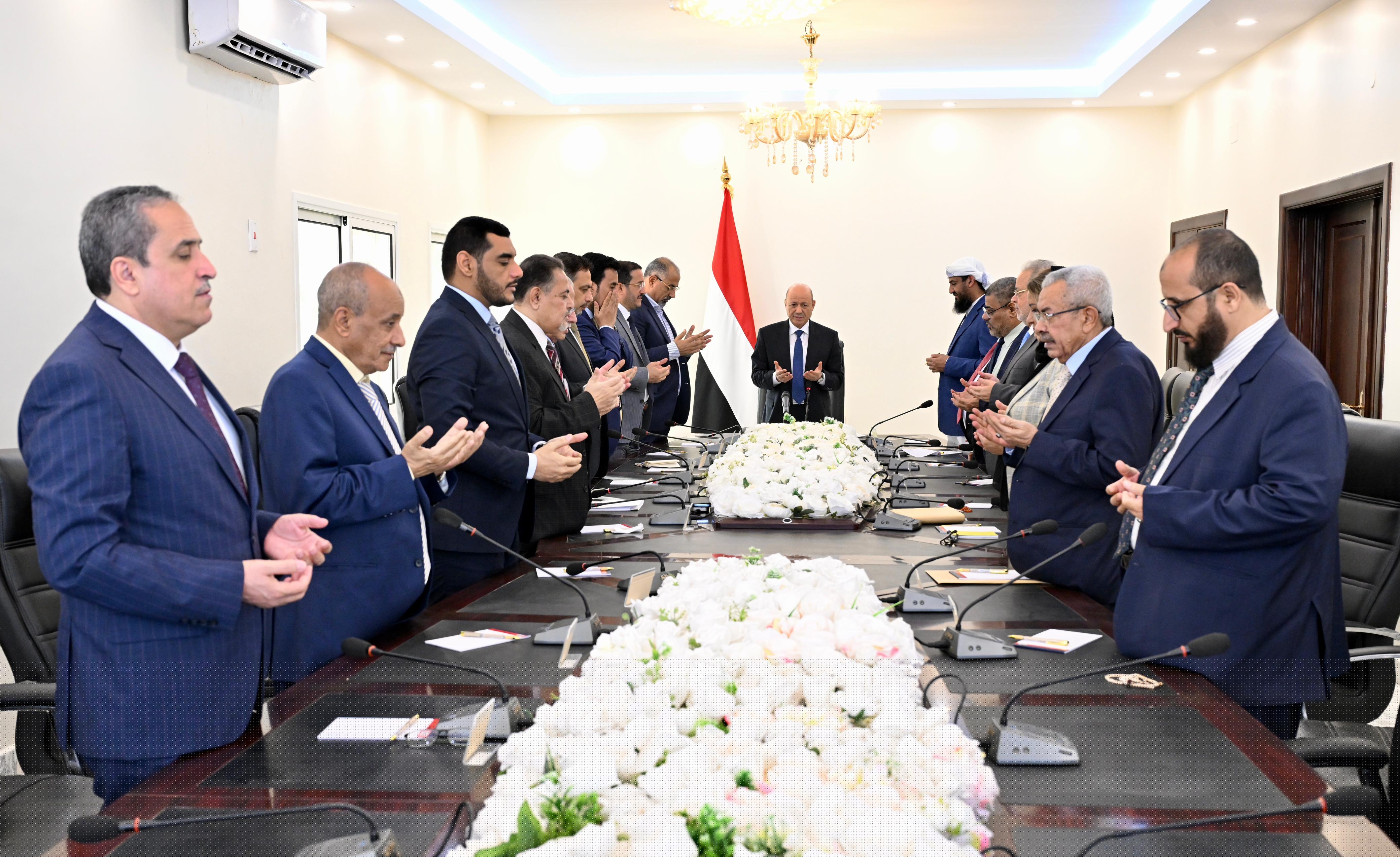 PRESIDENT AL-ALIMI MEETS WITH AUTHORITIES OF REPRESENTATIVES, AL- SHURA, CONSULTATION AND RECONCILIATION COUNCILS, AND A NUMBER OF HIS ADVISORS Thu ، 21 Mar 2024