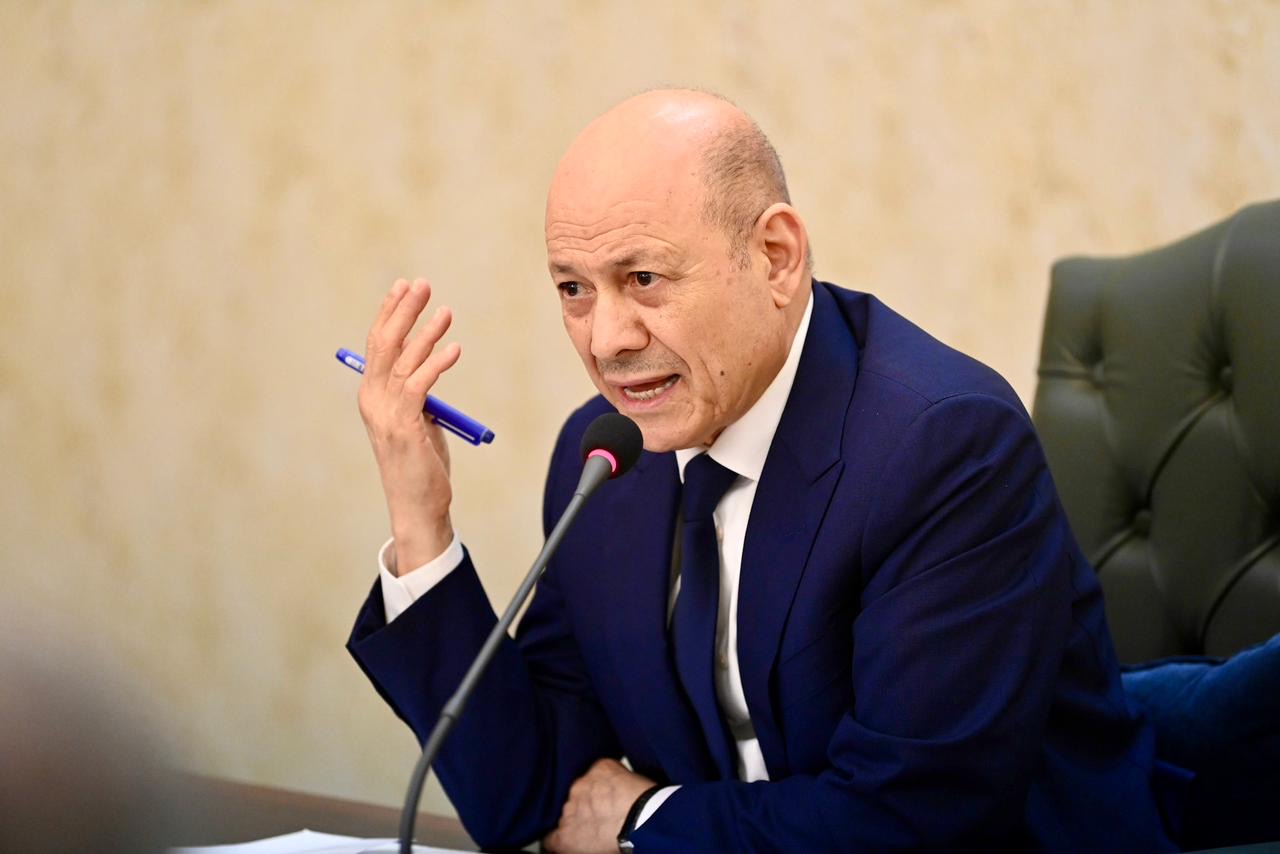 PRESIDENT AL-ALIMI CHAIRS A JOINT MEETING OF GOVERNMENT AND GOVERNORATES’ GOVERNORS Thu ، 28 Mar 2024 