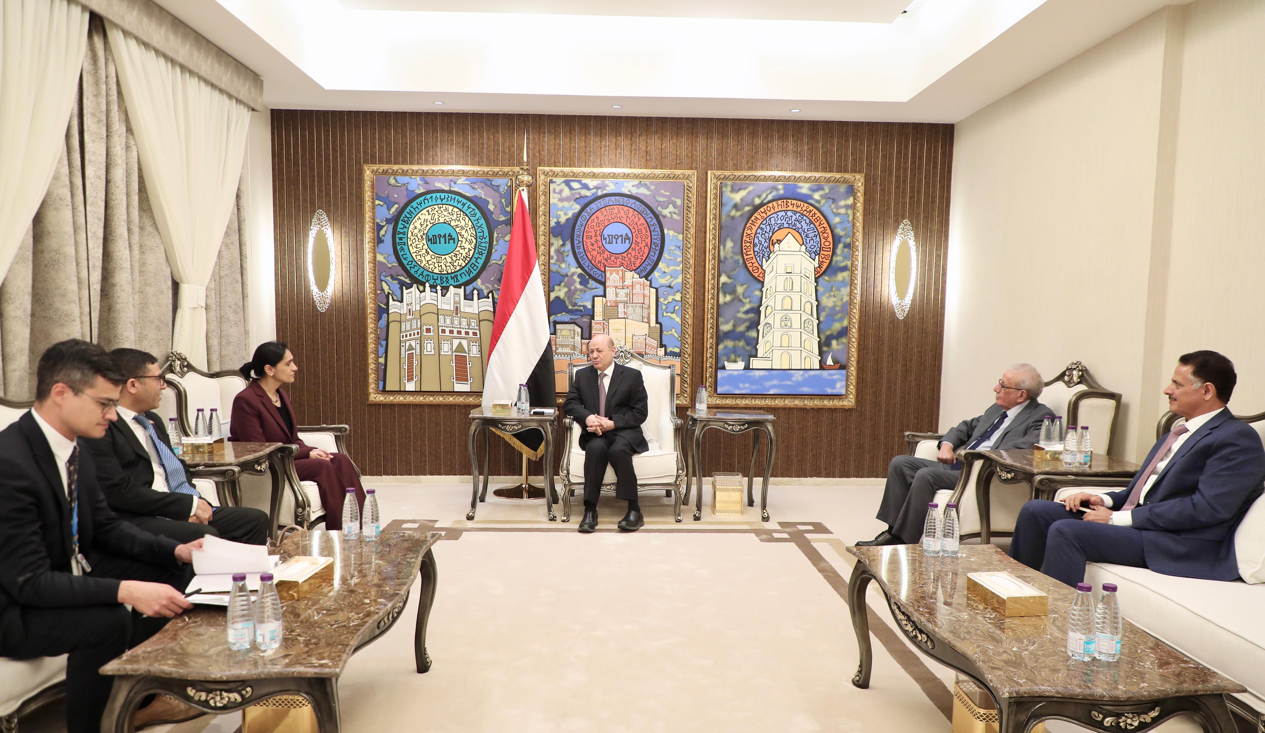 President Al-Alimi Receives UK Ambassador to Discuss National and Regional Developments