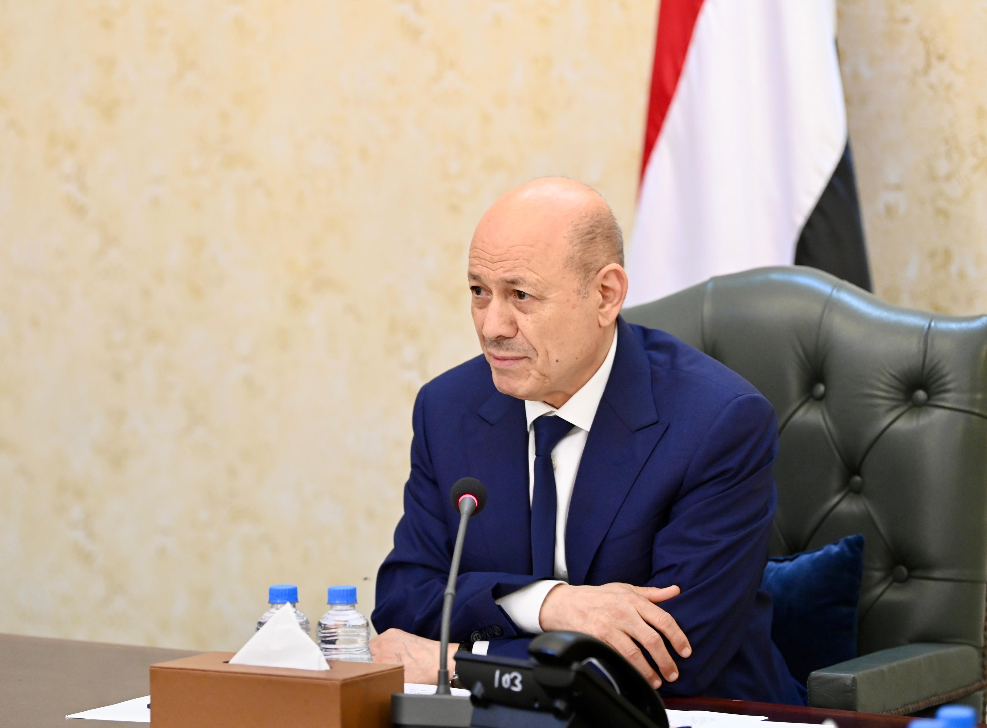 PRESIDENT AL-ALIMI AWARDS MASAM PROJECT AND THE NATIONAL PROGRAM FOR LAND-MINE ACTION THE MEDALS OF BRAVERY