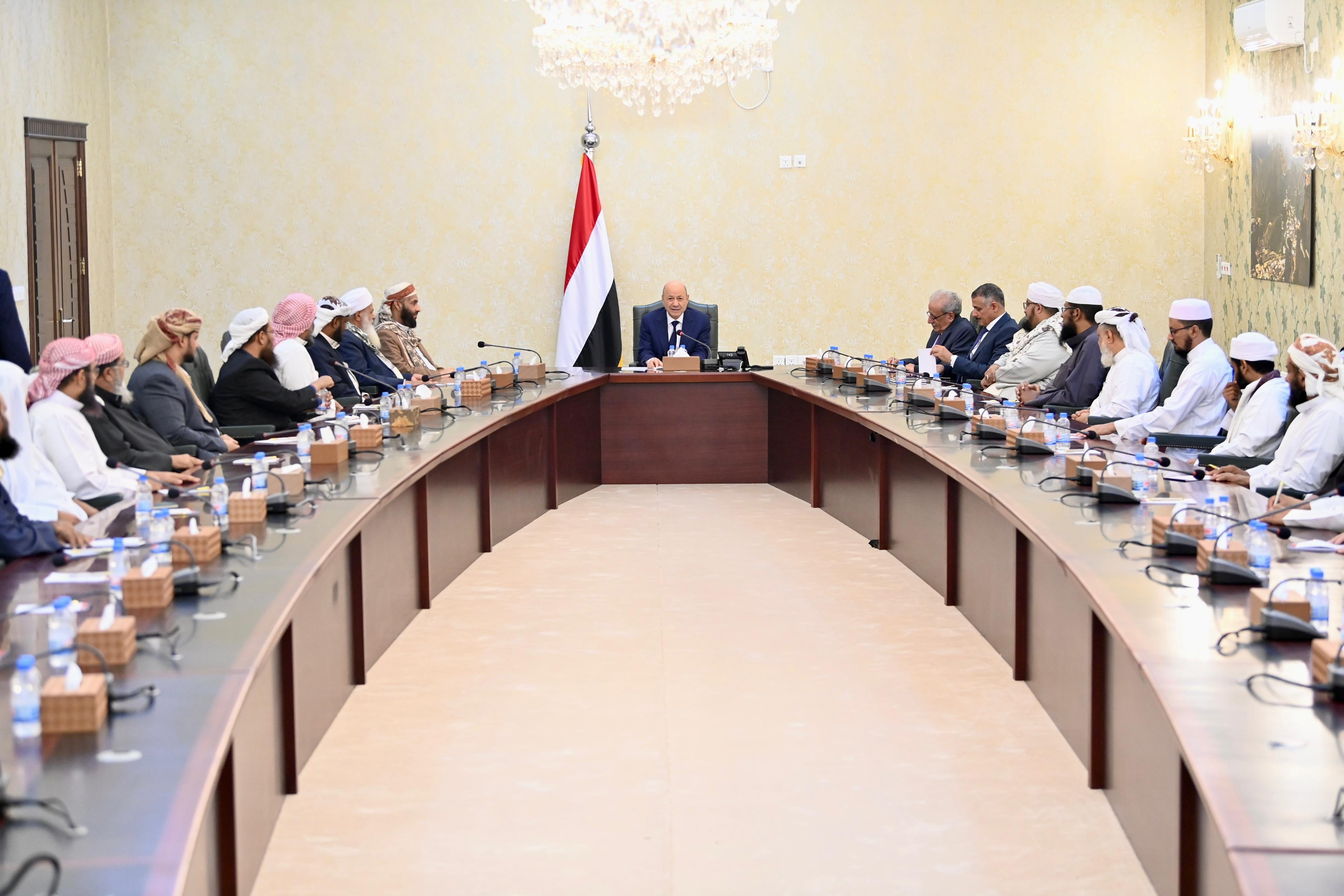 PRESIDENT AL-ALIMI AWARDS MASAM PROJECT AND THE NATIONAL PROGRAM FOR LAND-MINE ACTION THE MEDALS OF BRAVERY