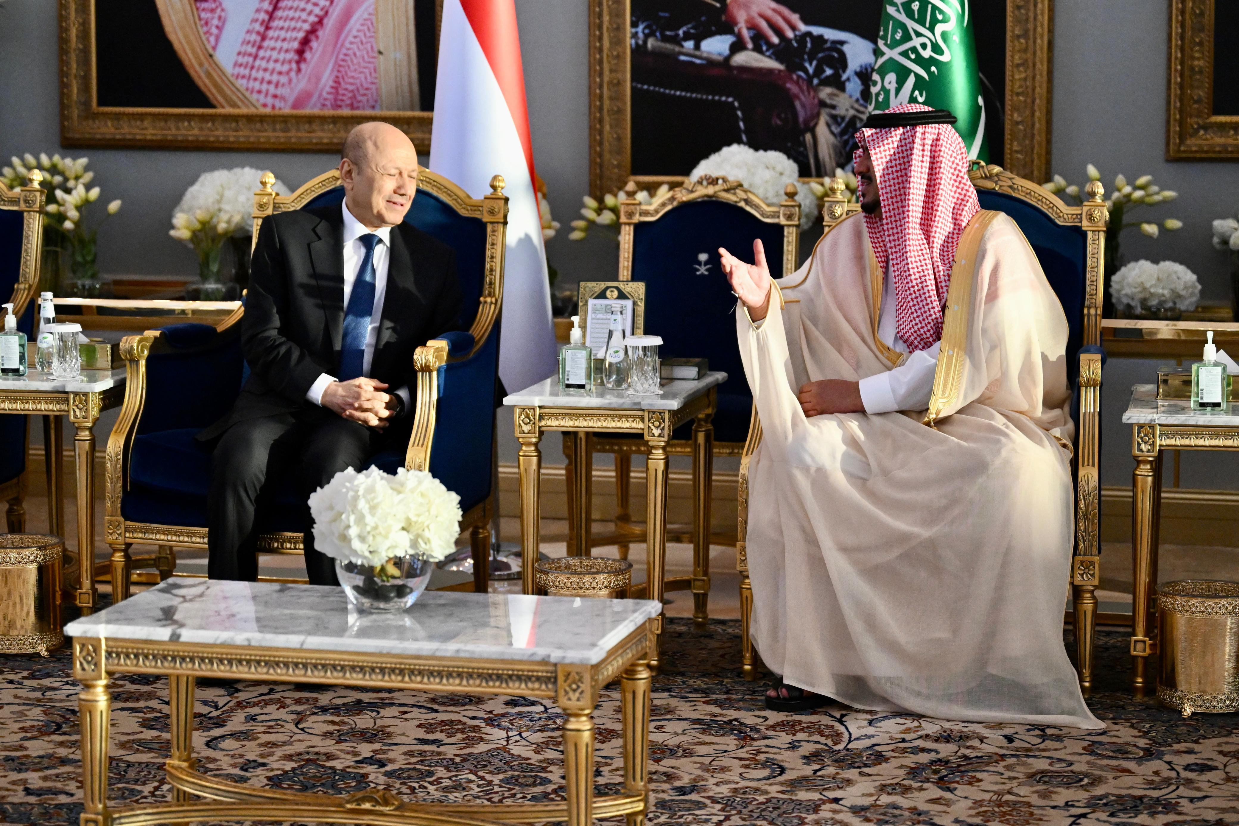 رئيس مجلس القيادة الرئاسي يصل الرياض للمشاركة في اعمال القمتين العربية والاسلامية 9 نوفمبر 2023