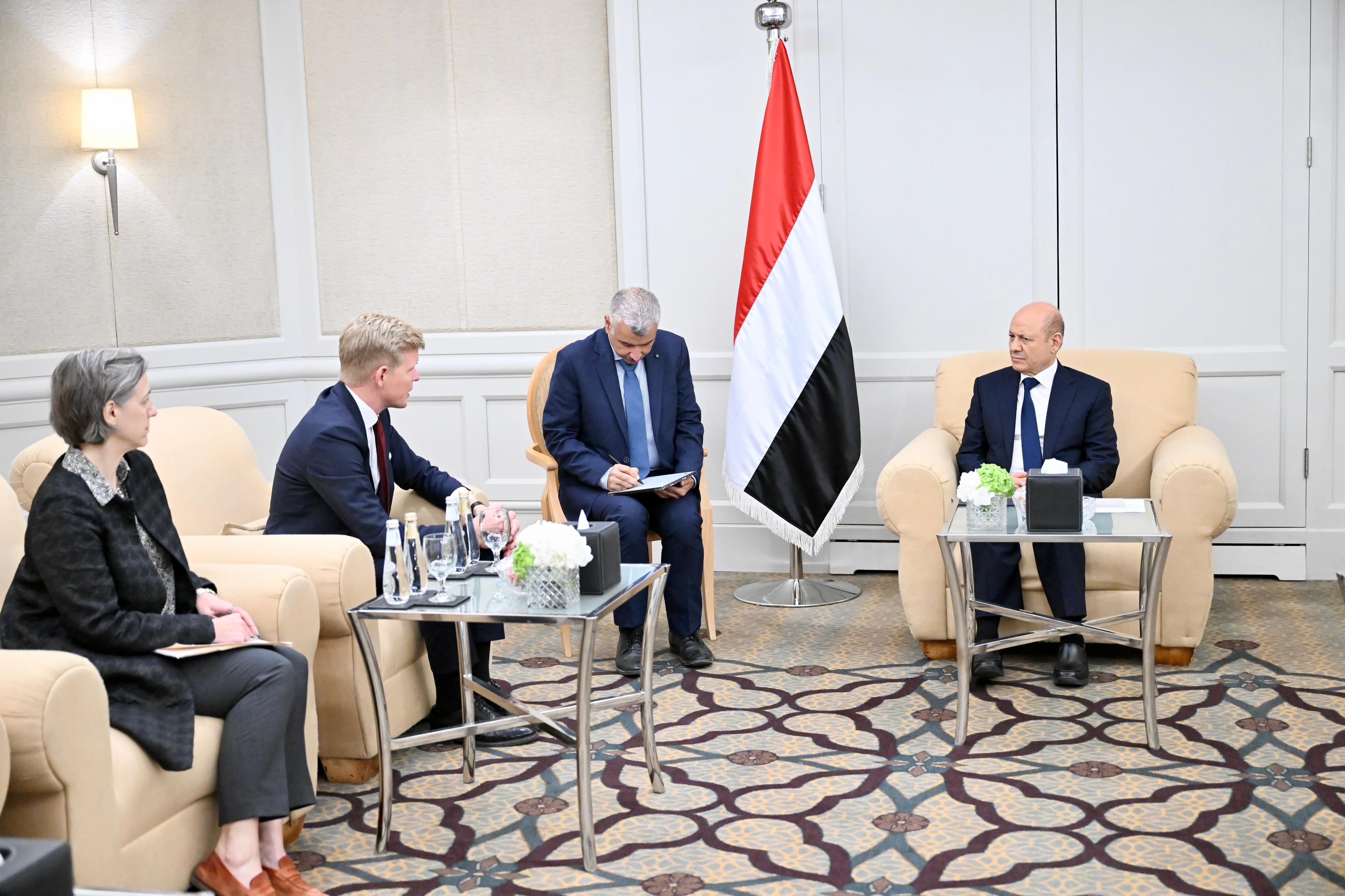 رئيس مجلس القيادة يستقبل المبعوث الخاص للامم المتحدة ا 06 ديسمبر 2023 