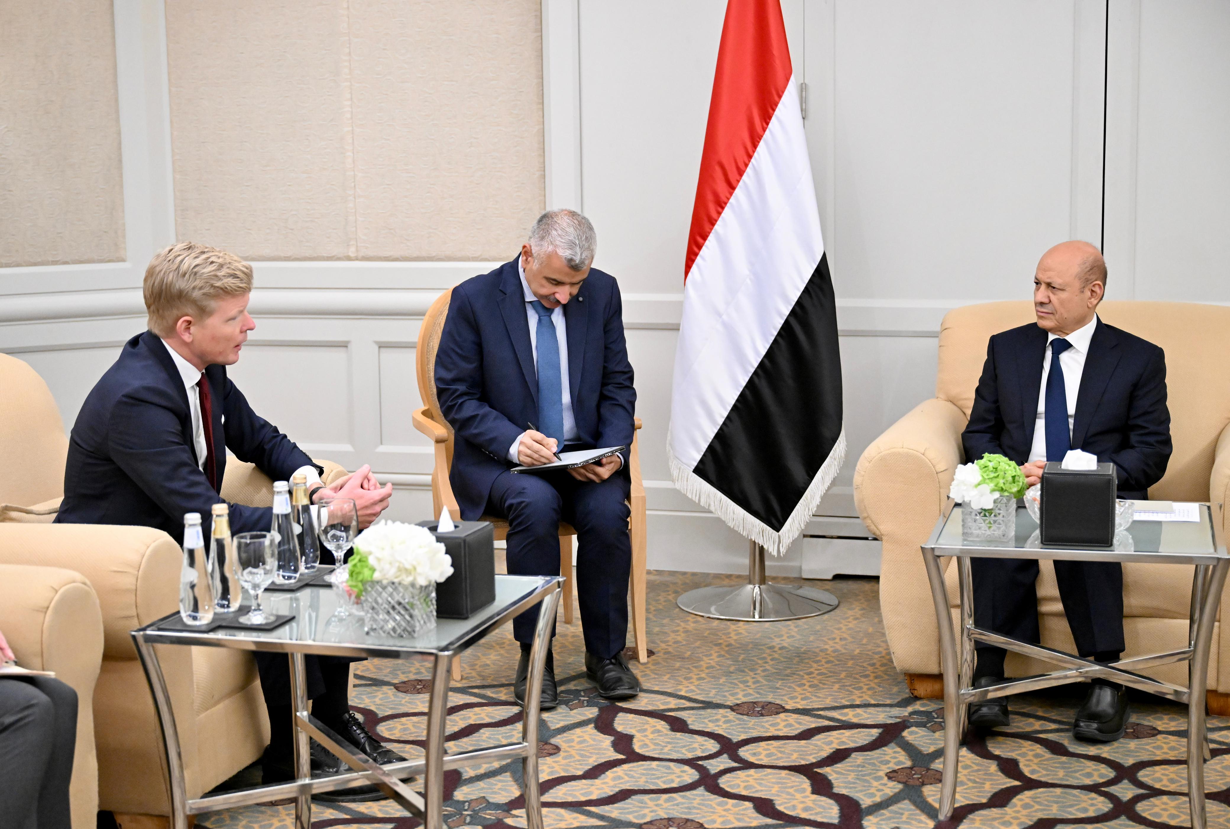 رئيس مجلس القيادة يستقبل المبعوث الخاص للامم المتحدة ا 06 ديسمبر 2023 