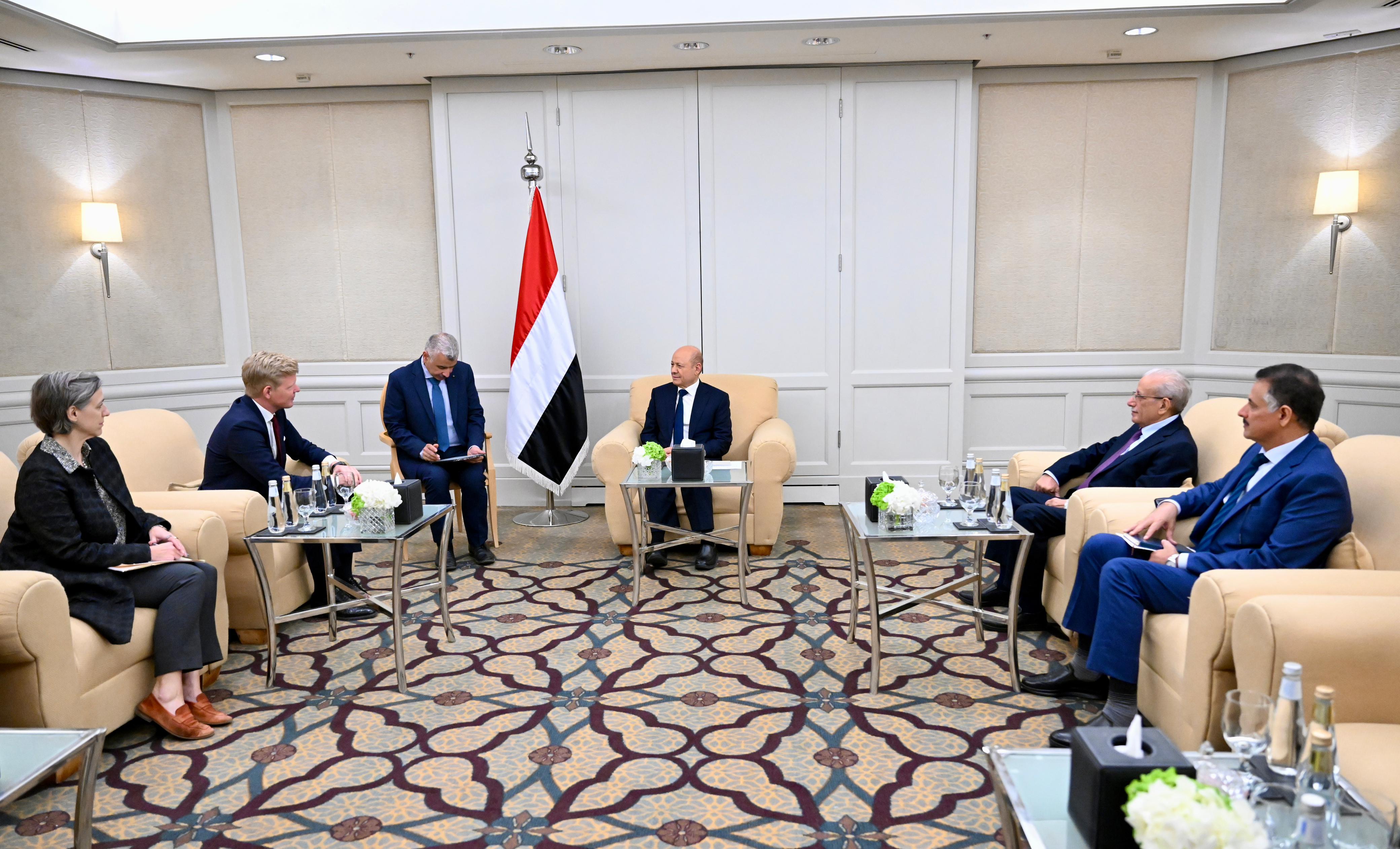 رئيس مجلس القيادة يستقبل المبعوث الخاص للامم المتحدة ا 06 ديسمبر 2023 