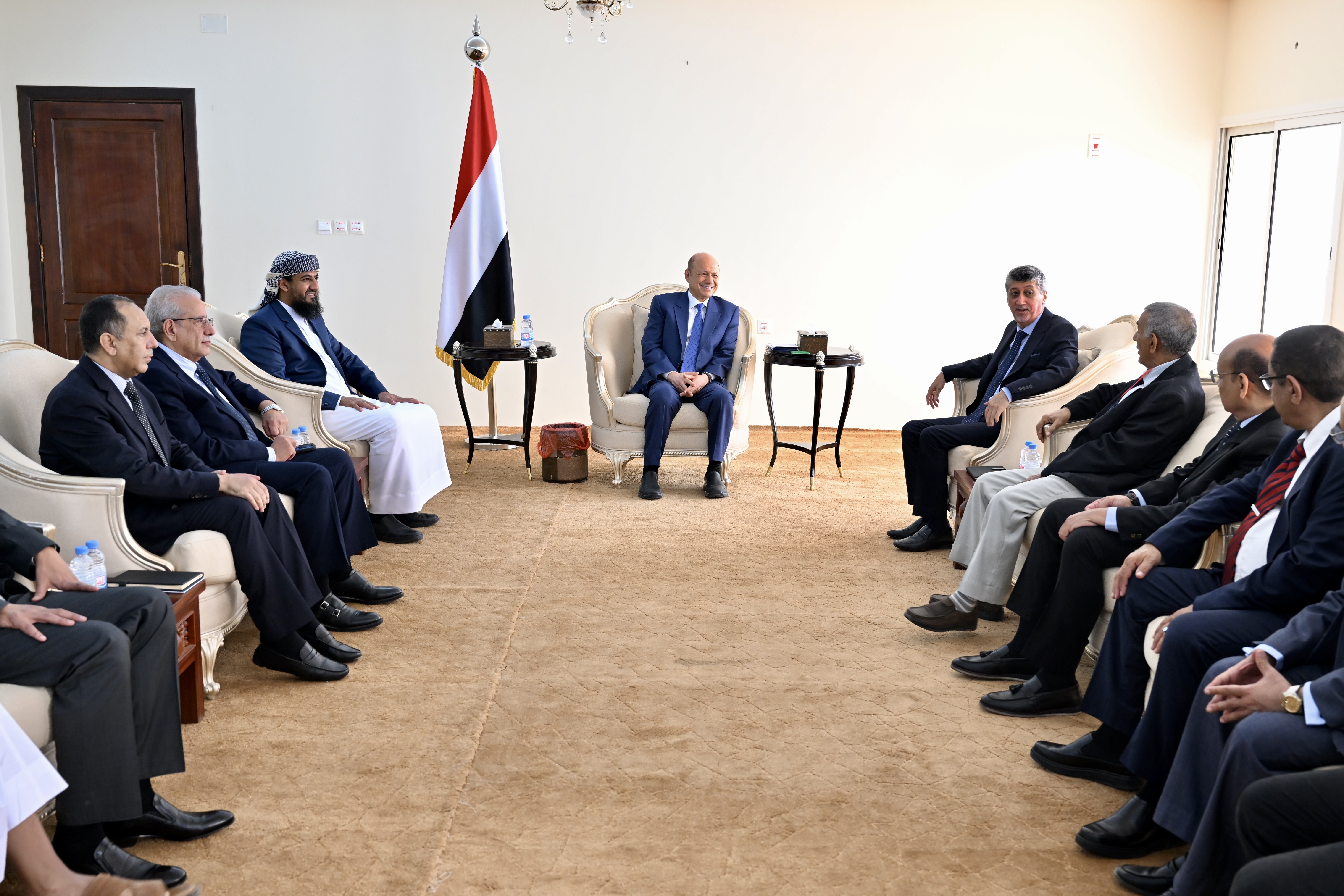 فخامة الرئيس يستقبل الغرفه التجاريه عدن 6 فبراير 2023