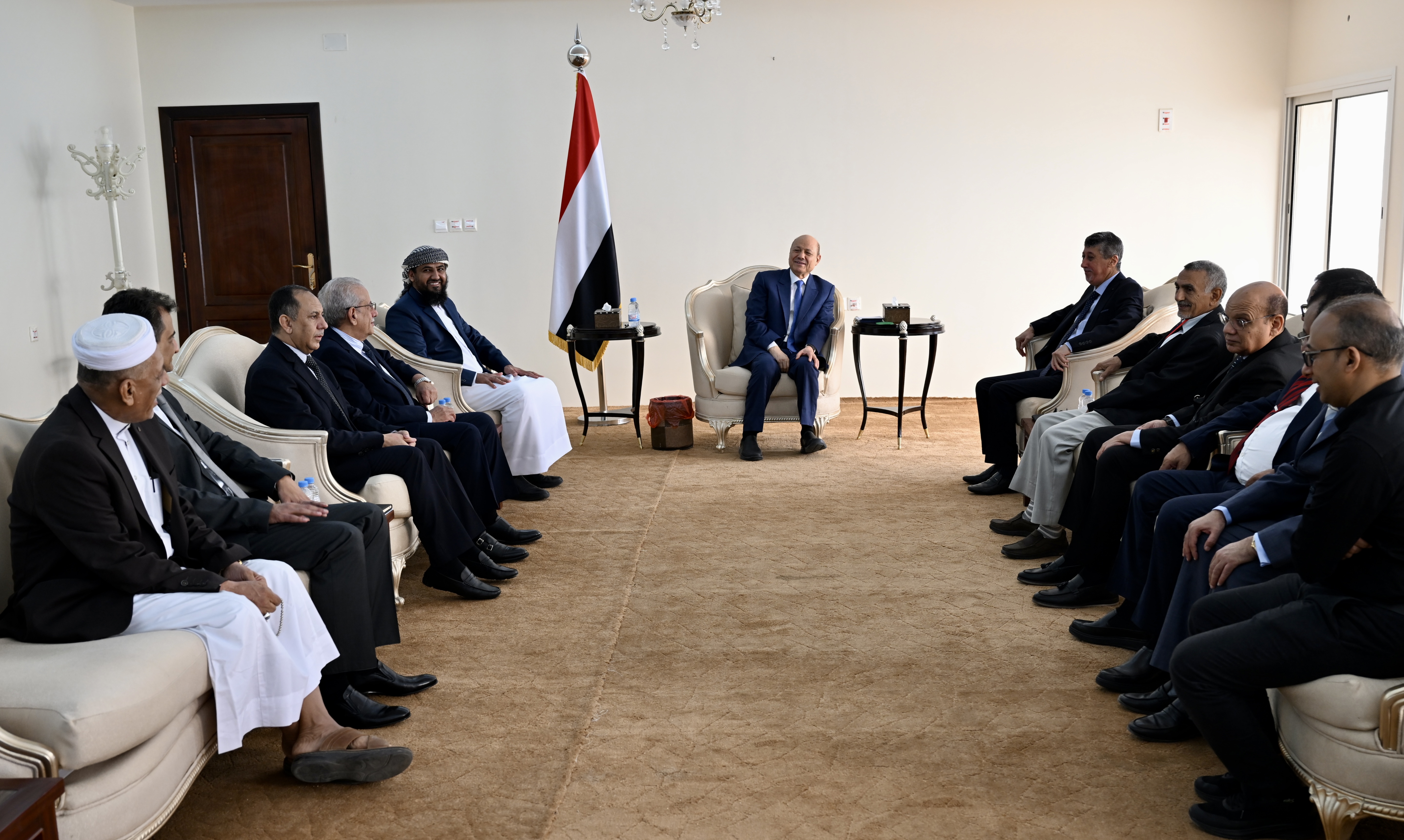 فخامة الرئيس يستقبل الغرفه التجاريه عدن 6 فبراير 2023