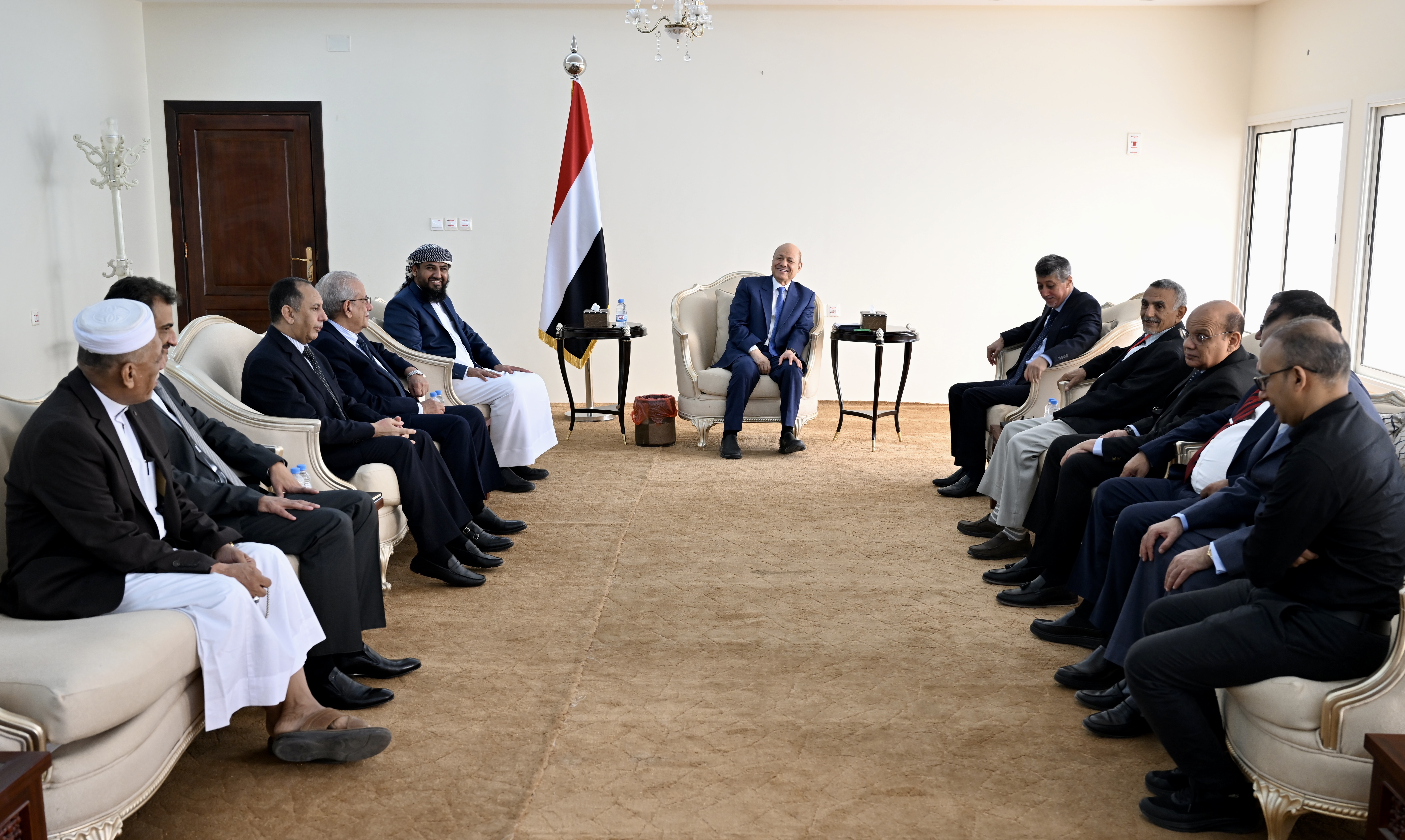 فخامة الرئيس يستقبل الغرفه التجاريه عدن 6 فبراير 2023