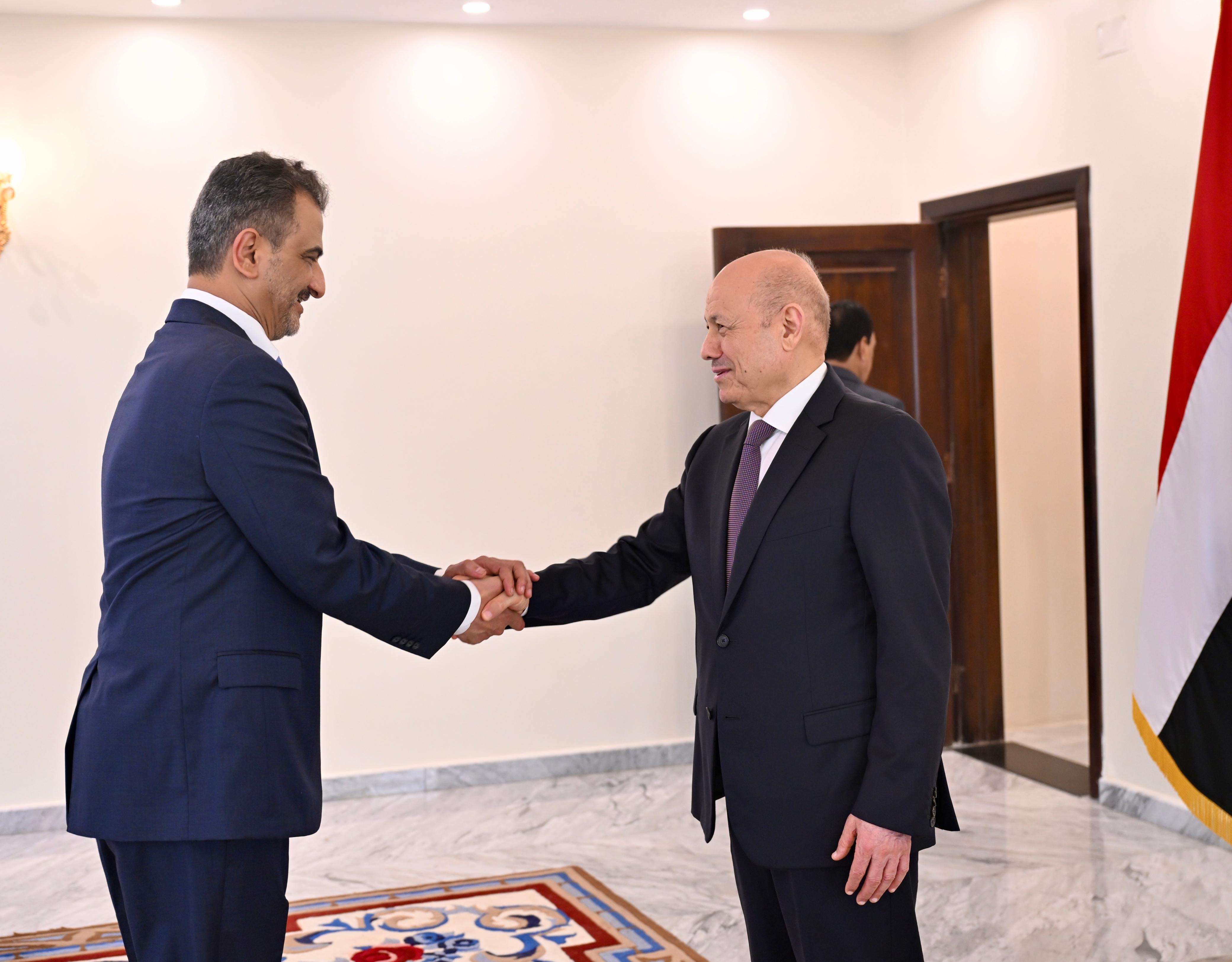 فخامة الرئيس يستقبل جموع المهنئين بعيد الأضحى (1)
