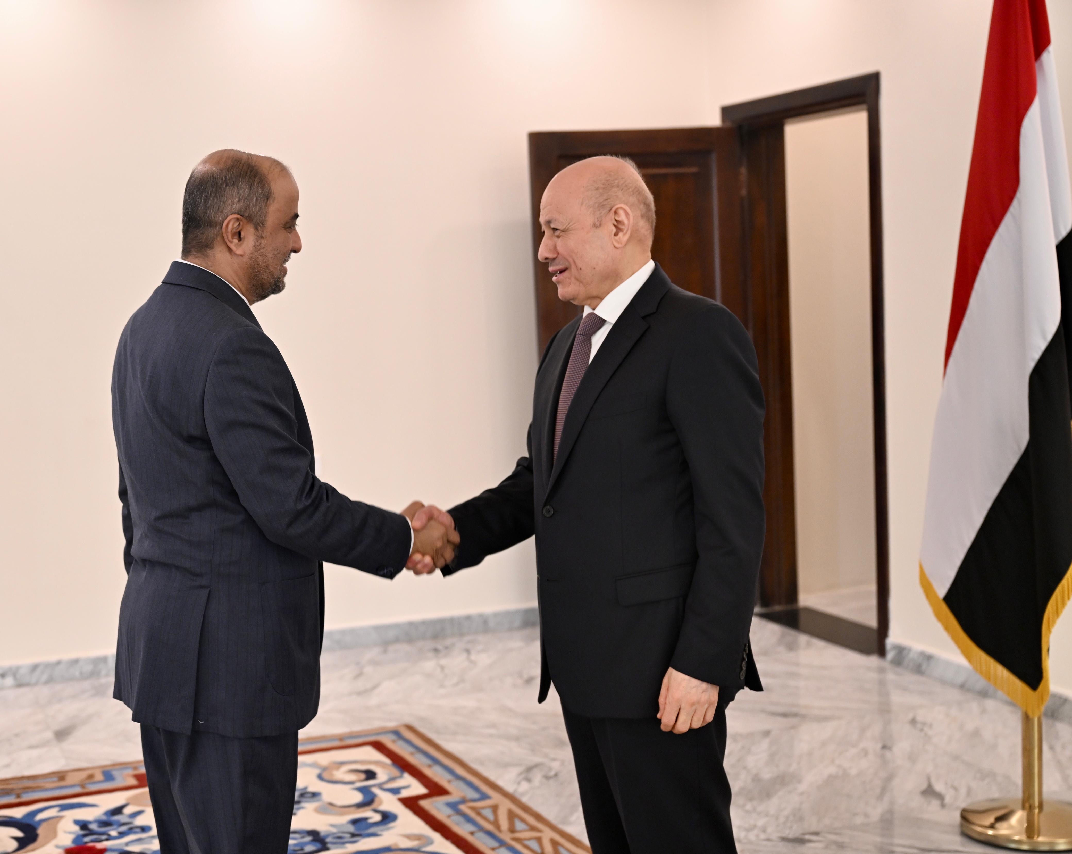فخامة الرئيس يستقبل جموع المهنئين بعيد الأضحى (1)