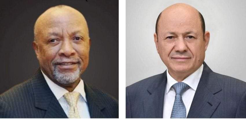 رئيس مجلس القيادة الرئاسي يهنئ الرئيس الناميبي بمناسبة ادائه اليمين الدستورية