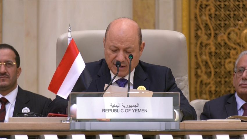 رئيس مجلس القيادة الرئاسي يدعو إلى تعزيز حضور التحالفات الدولية في ردع المليشيات الإرهاببة وتحقيق السلام