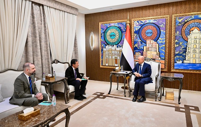 رئيس مجلس القيادة لوفد من المعهد الأوروبي للسلام: التعامل مع الحوثيين كفاعل طبيعي هو خطأ بنيوي يهدد باستدامة الحروب والمعاناة