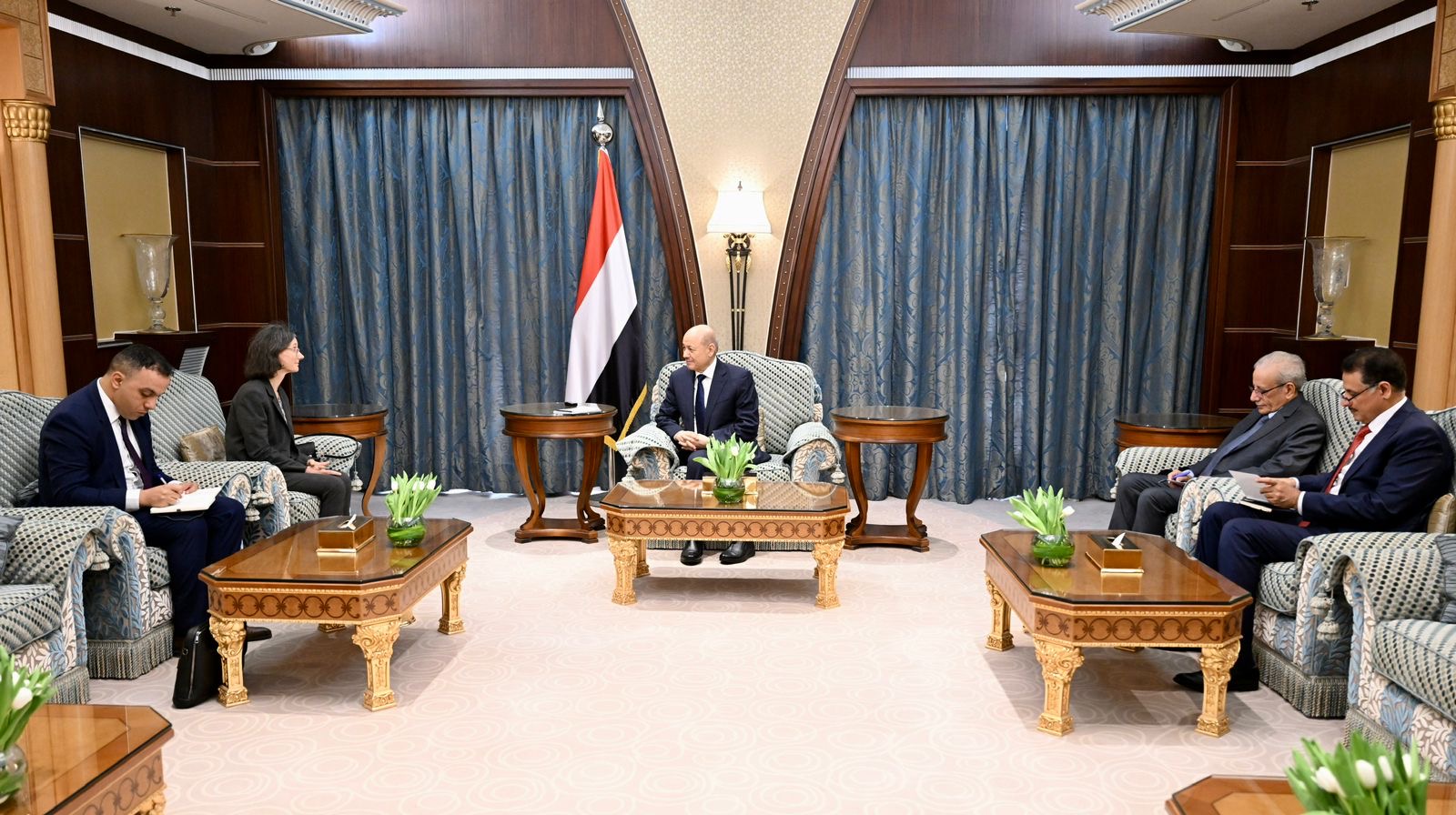رئيس مجلس القيادة يستقبل سفيرة الجمهورية الفرنسية 11 مارس 2024