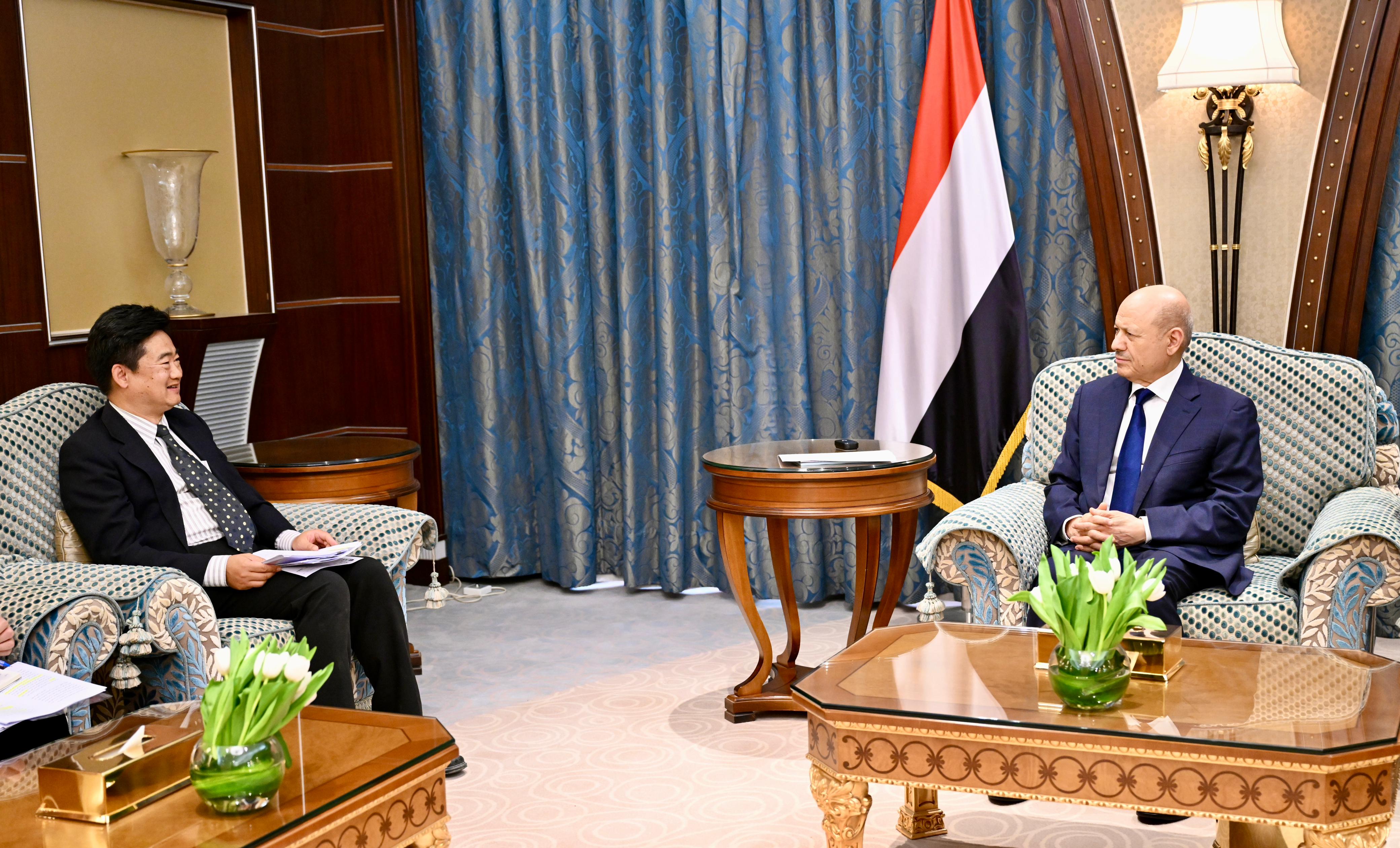 رئيس مجلس القيادة يستقبل القائم بأعمال السفارة الصينية 11 مارس 2024