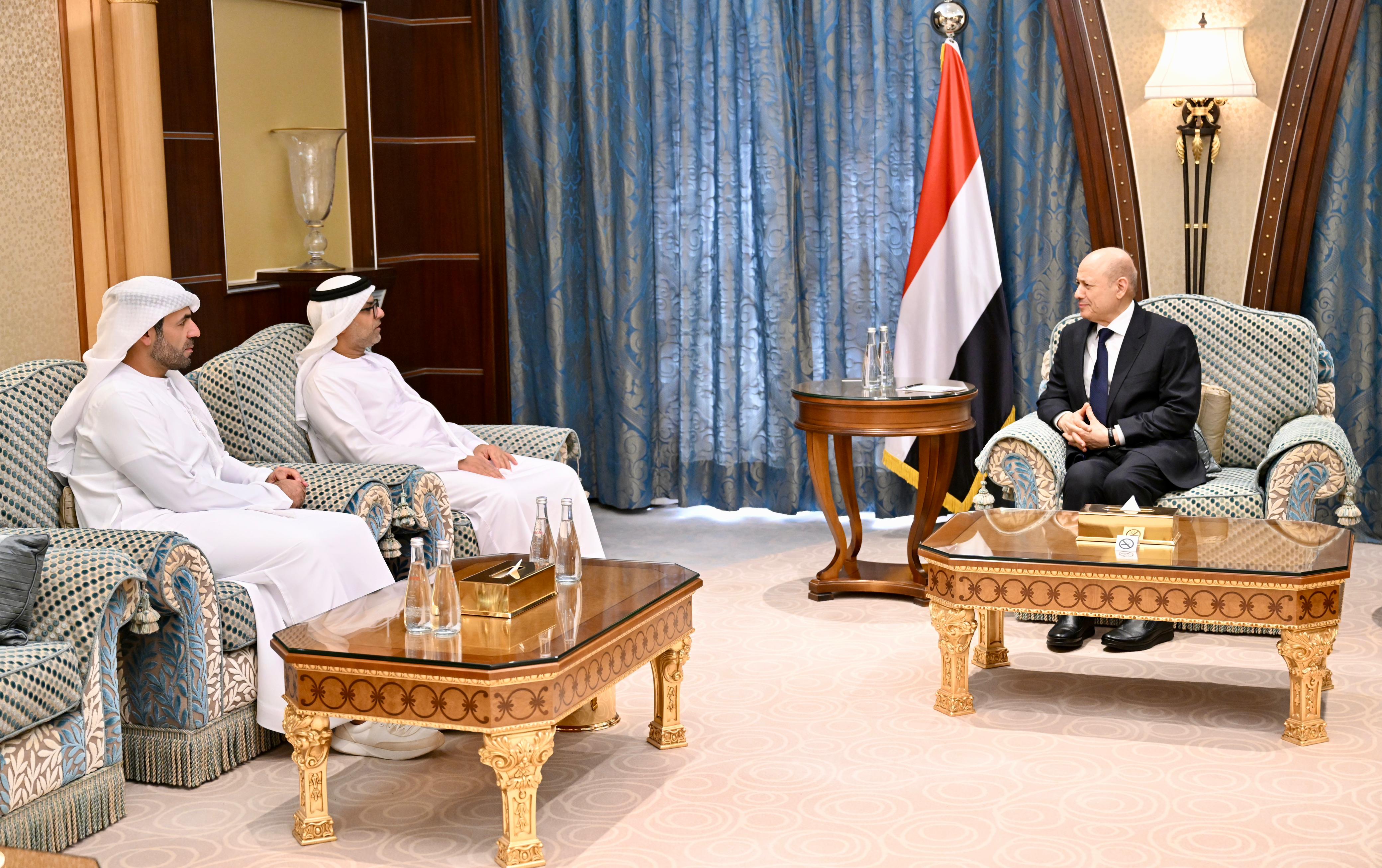 فخامة رئيس مجلس القيادة يلتقي سفير دولة الإمارات 4 مارس 2024