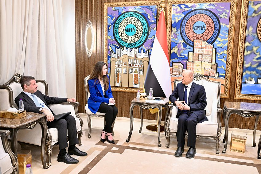 رئيس مجلس القيادة يؤكد أهمية البناء على ردع النظام الإيراني لإنهاء تهديد مليشياته في المنطقة