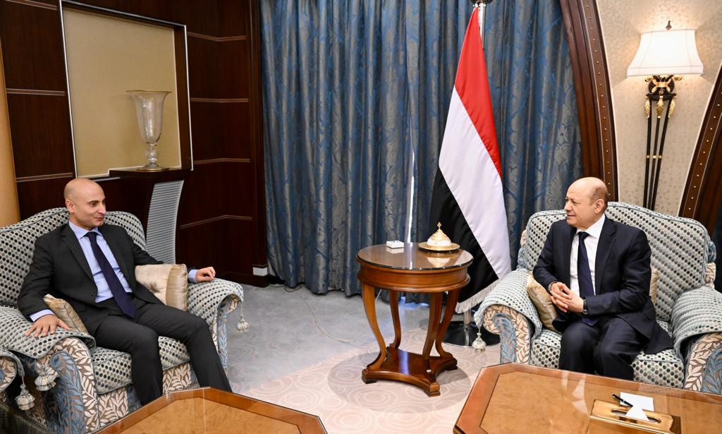 العليمي والسفير الفرنسي