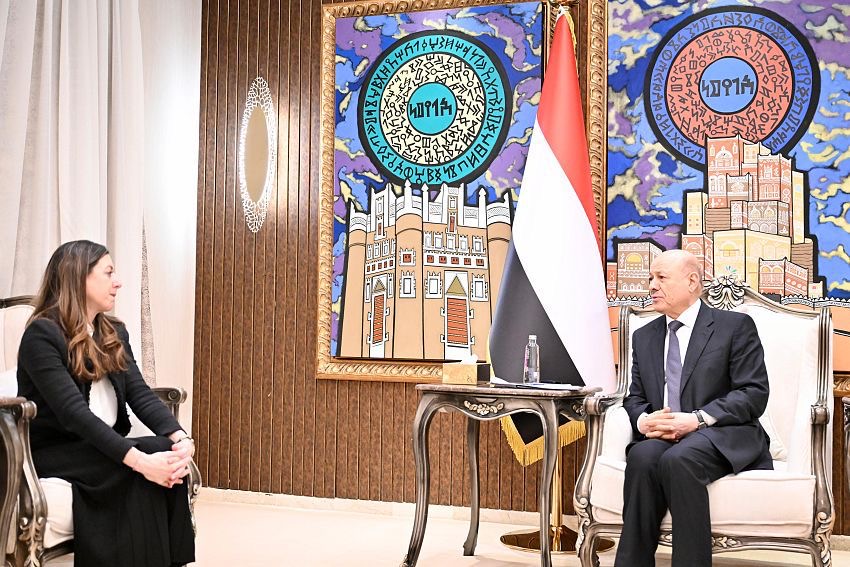 رئيس مجلس القيادة: التعاطي مع الحوثيين كسلطة أمر واقع يعني شرعنة الحق الإلهي والعنصرية والسلاح خارج الدولة