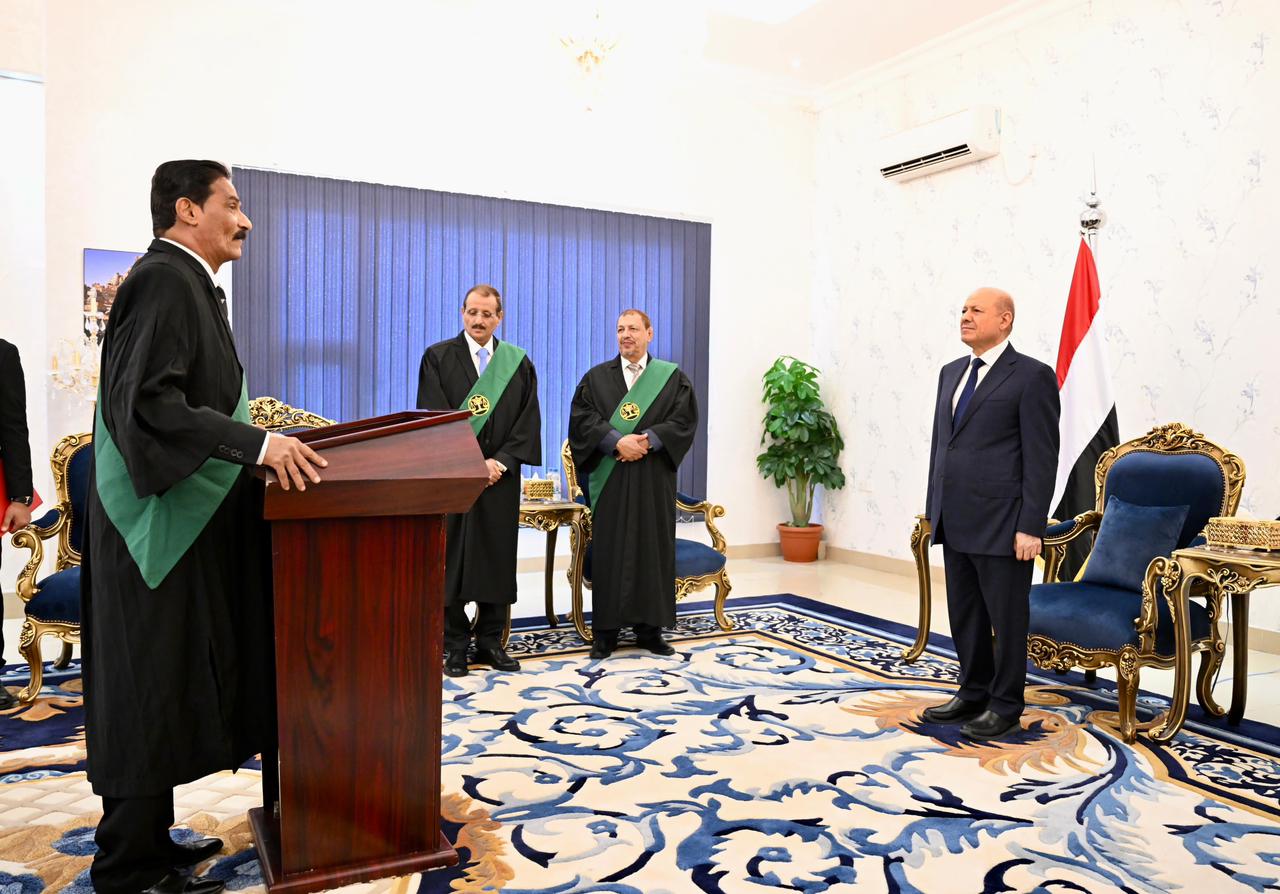 (4)القضاة المعينون بالمحكمة العليا يؤدون اليمين القانونية امام رئيس مجلس القيادة الرئاسي 9 سبتمبر 2023