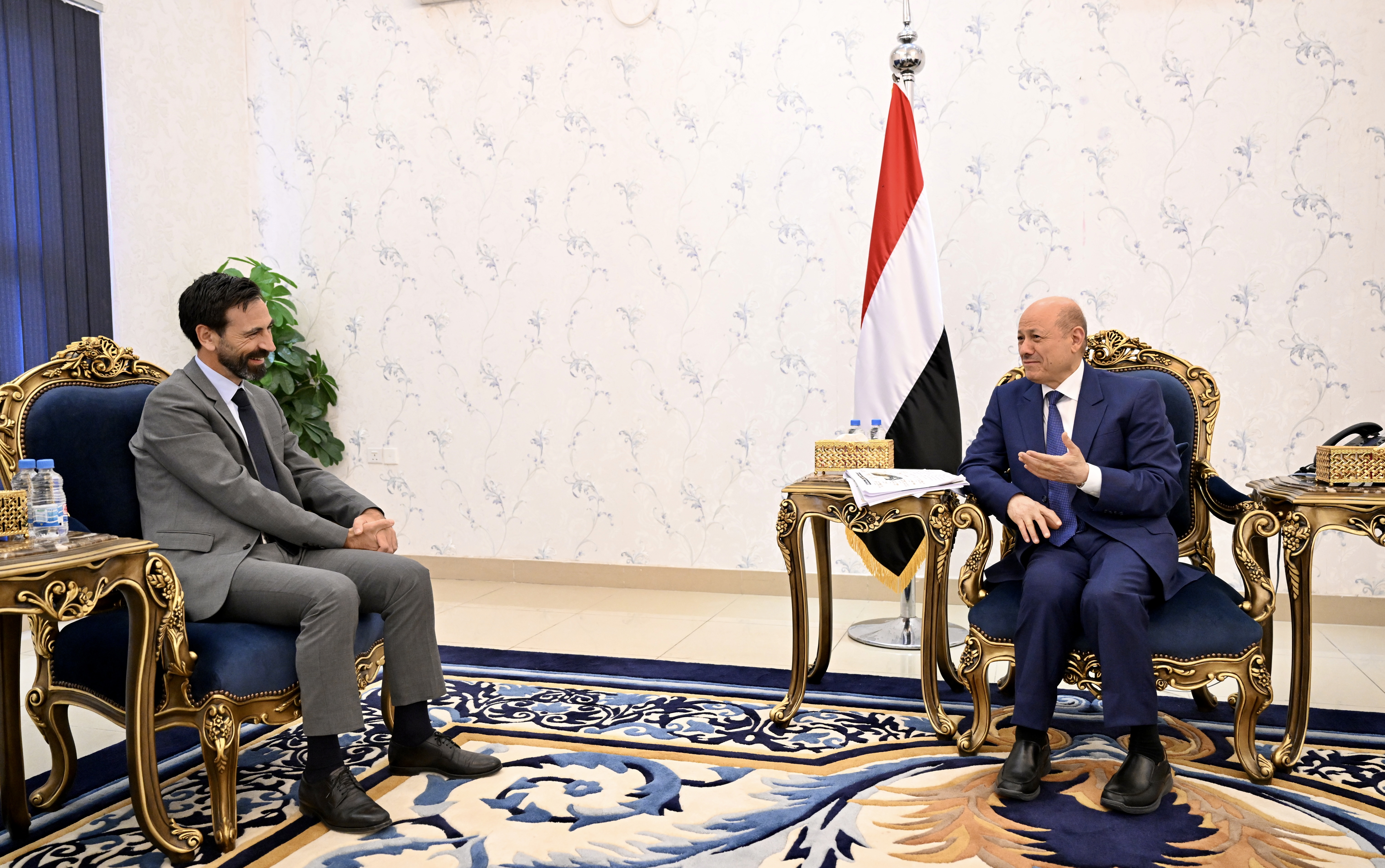 رئيس مجلس القيادة الرئاسي يستقبل بعثة الصليب الاحمر الدولي 10 سبتمبر 2023