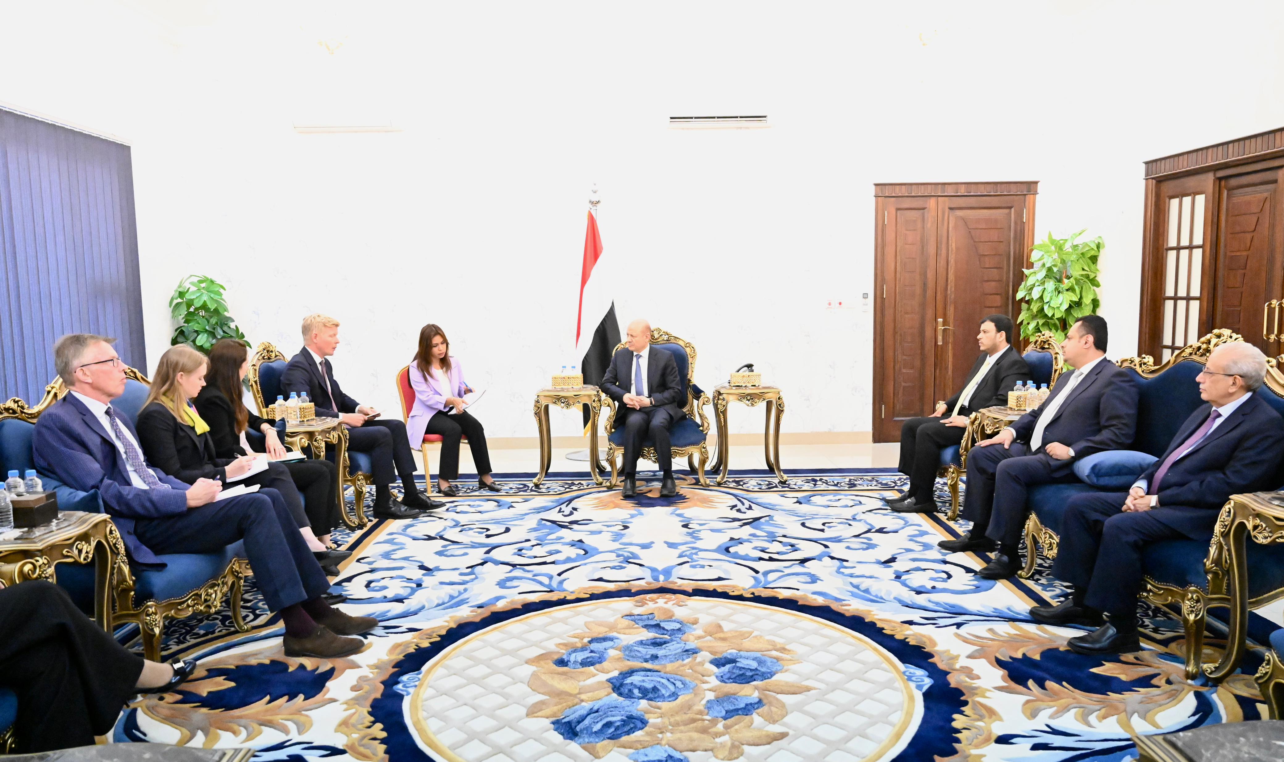 رئيس مجلس القيادة الرئاسي يستقبل في عدن المبعوث الخاص للأمم المتحدة 29 اغسطس 2023