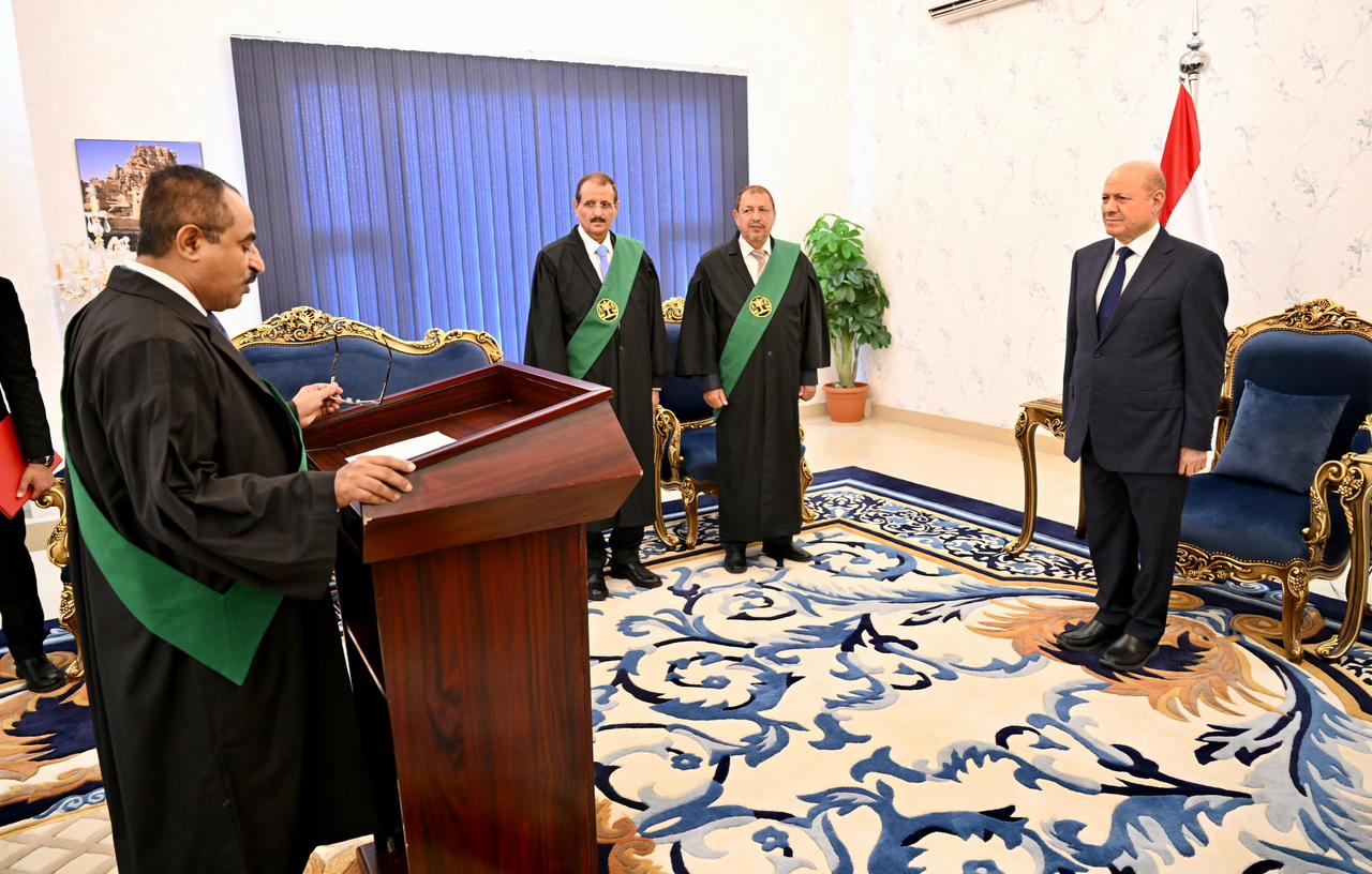 (2)القضاة المعينون بالمحكمة العليا يؤدون اليمين القانونية امام رئيس مجلس القيادة الرئاسي 9 سبتمبر 2023